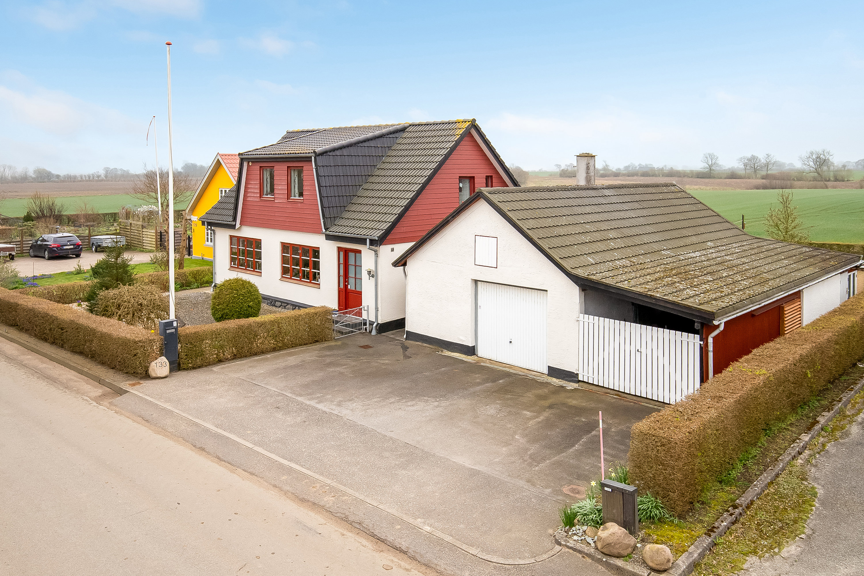 Fremhævet mastefoto billede i fuldskærmstilstand. Billede af Tiufkærvej 133, Tiufkær, 7000 Fredericia