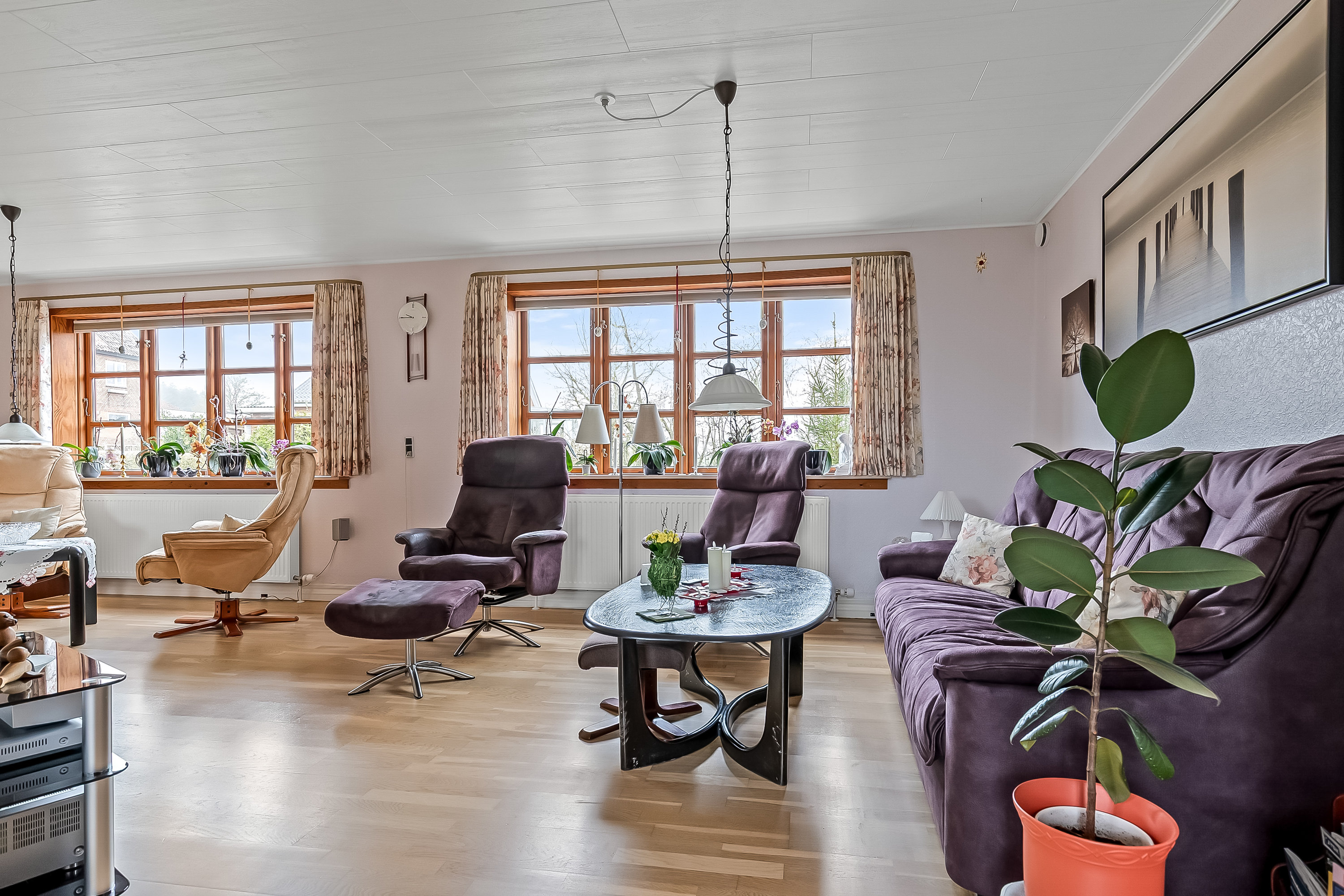 Fremhævet stue billede i fuldskærmstilstand. Billede af Tiufkærvej 133, Tiufkær, 7000 Fredericia