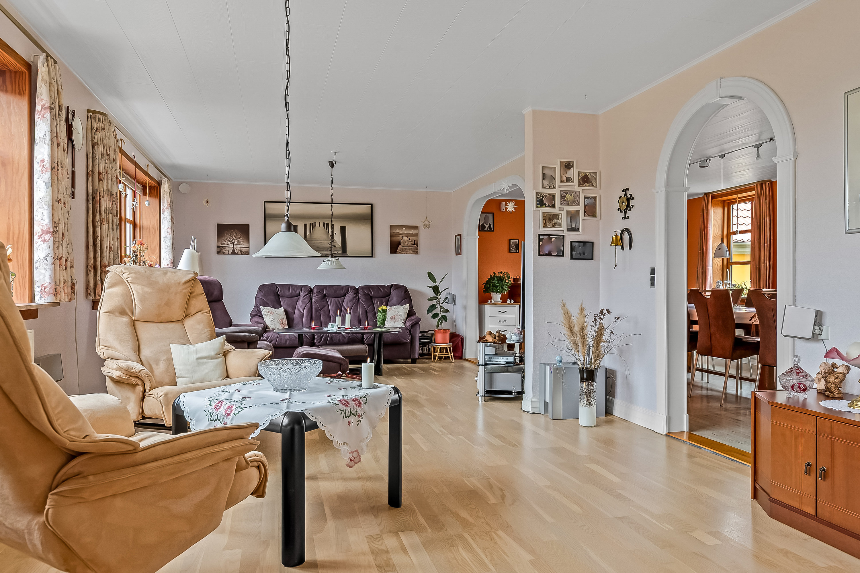 Fremhævet stue billede i fuldskærmstilstand. Billede af Tiufkærvej 133, Tiufkær, 7000 Fredericia