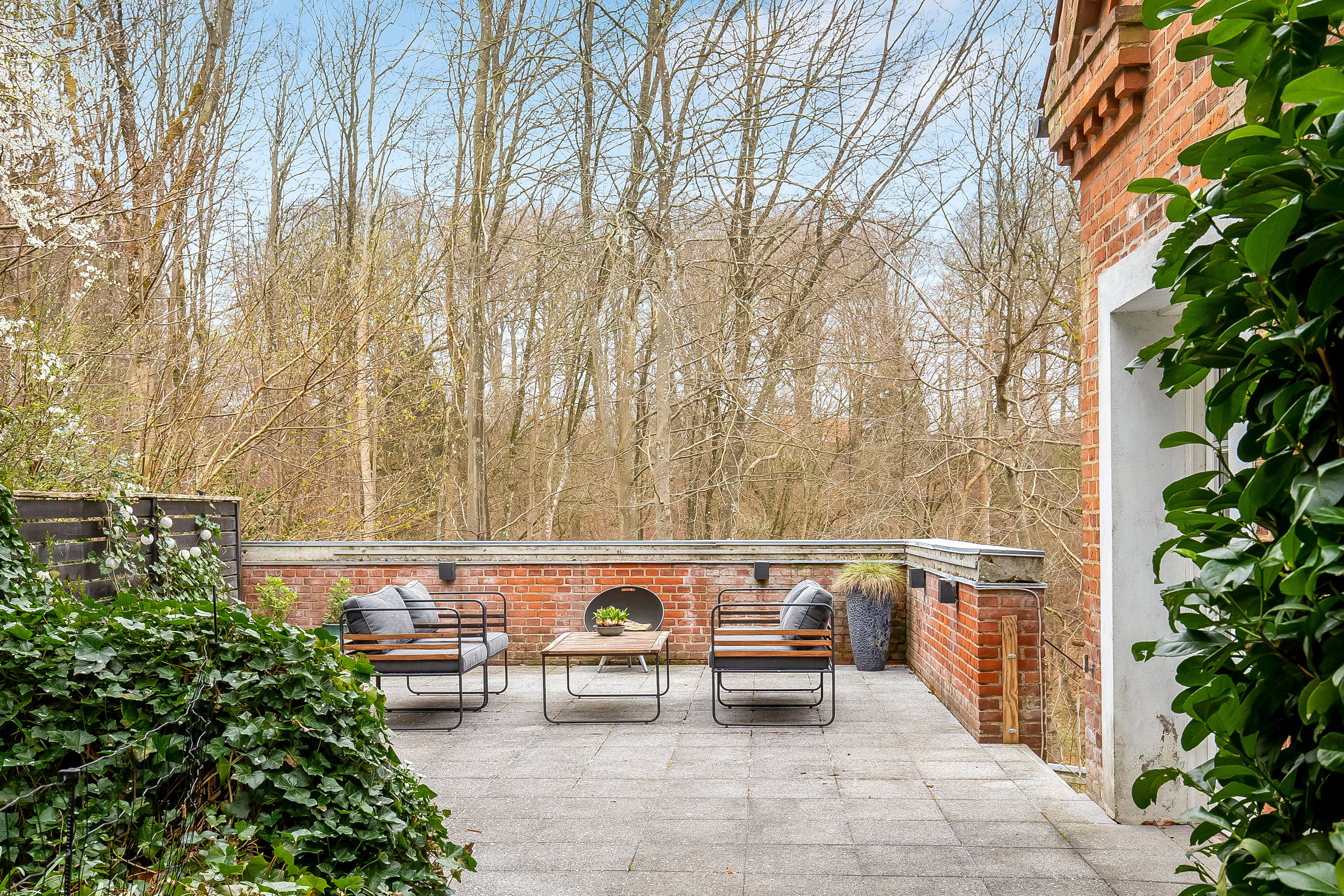 Fremhævet terrasse billede i fuldskærmstilstand. Billede af Stationsvej 44, Brejning, 7080 Børkop