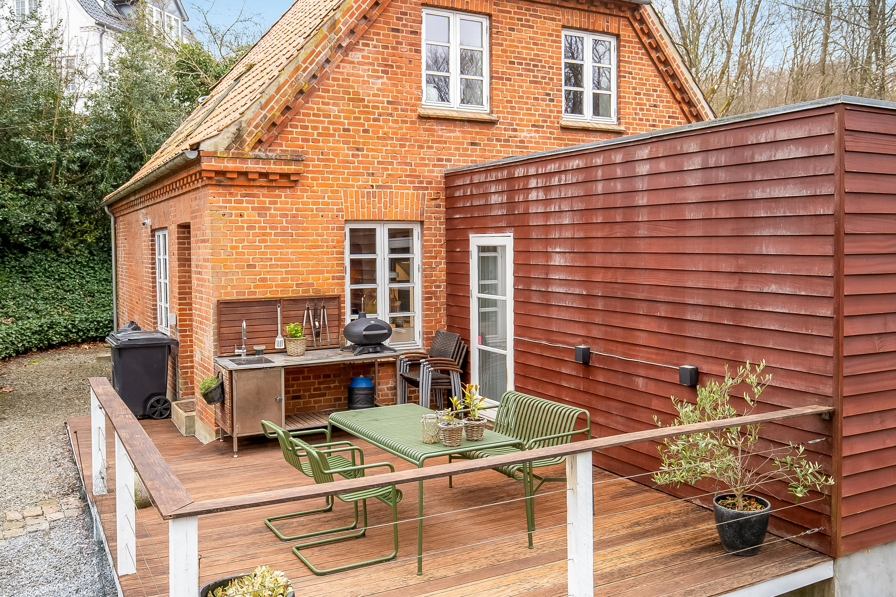 Fremhævet terrasse billede i fuldskærmstilstand. Billede af Stationsvej 44, Brejning, 7080 Børkop