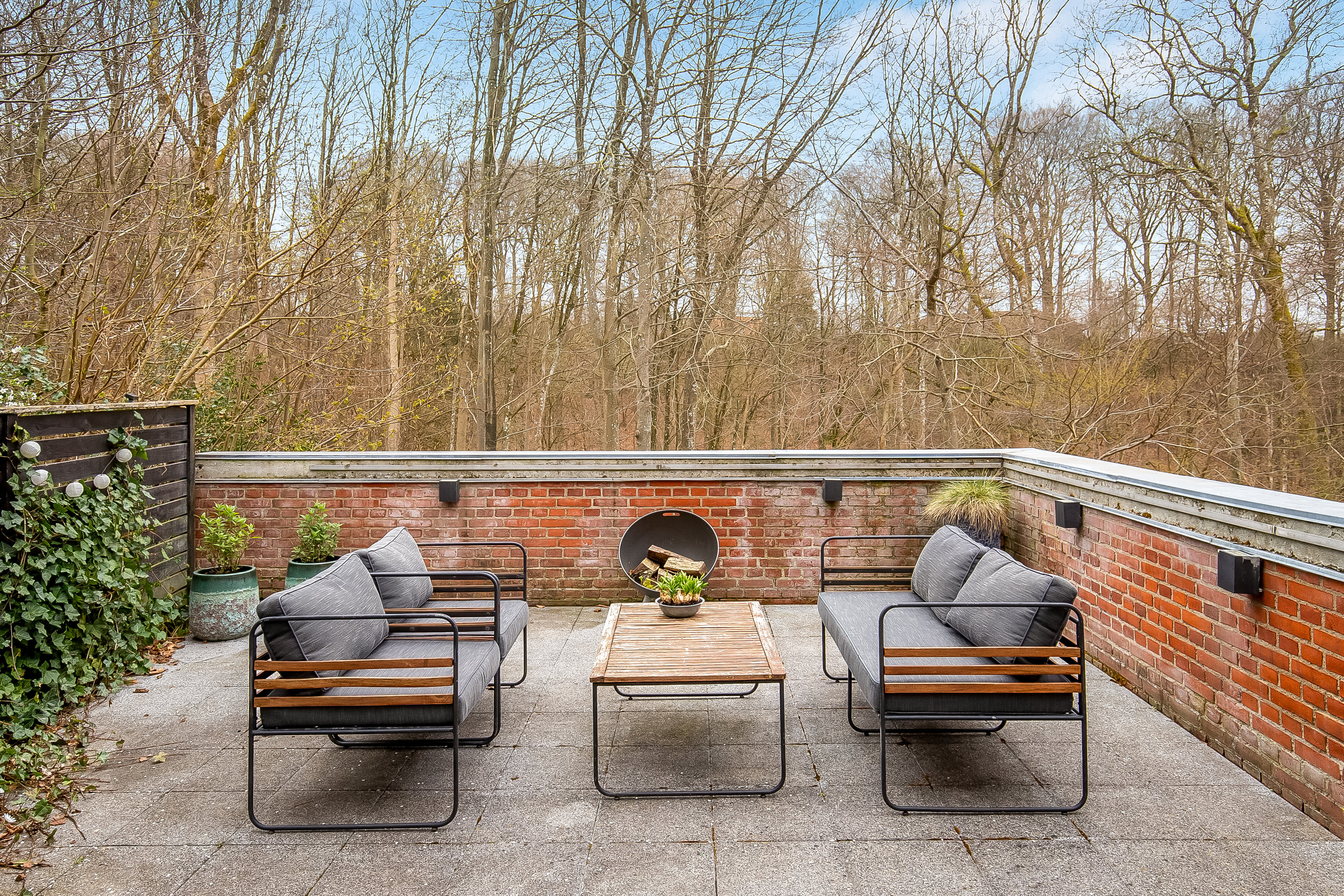 Fremhævet terrasse billede i fuldskærmstilstand. Billede af Stationsvej 44, Brejning, 7080 Børkop