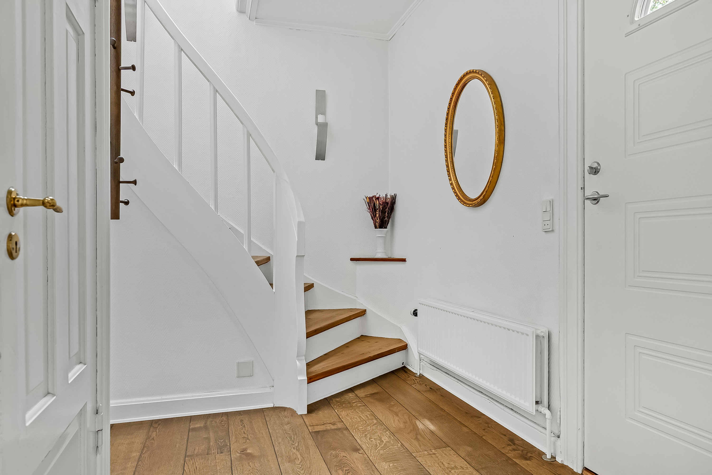 Fremhævet entré billede i fuldskærmstilstand. Billede af Stationsvej 44, Brejning, 7080 Børkop