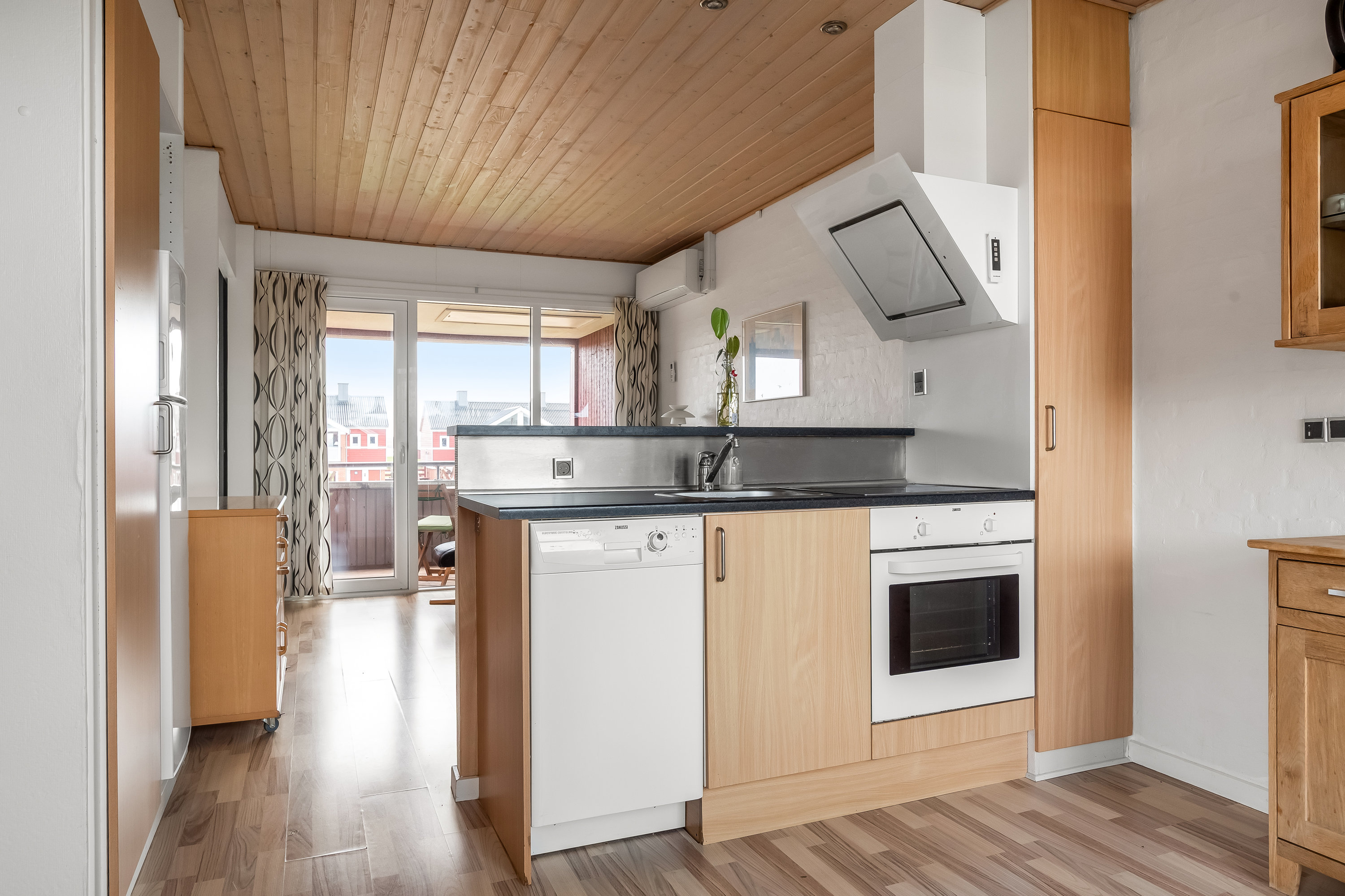 Fremhævet køkken billede i fuldskærmstilstand. Billede af Vinkelhagevej 76, Heldum, 7620 Lemvig