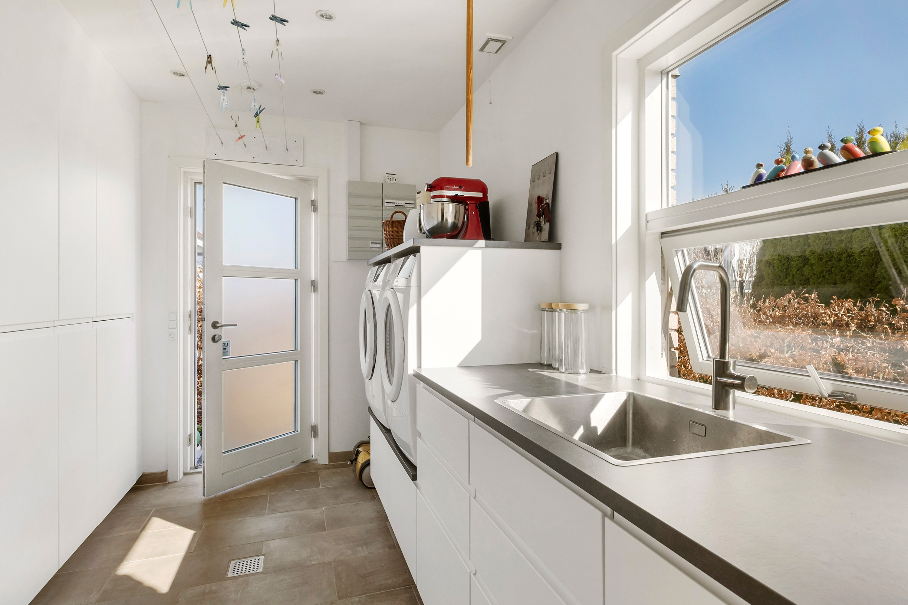 Fremhævet entré billede i fuldskærmstilstand. Billede af Delfinvej 5, 3450 Allerød