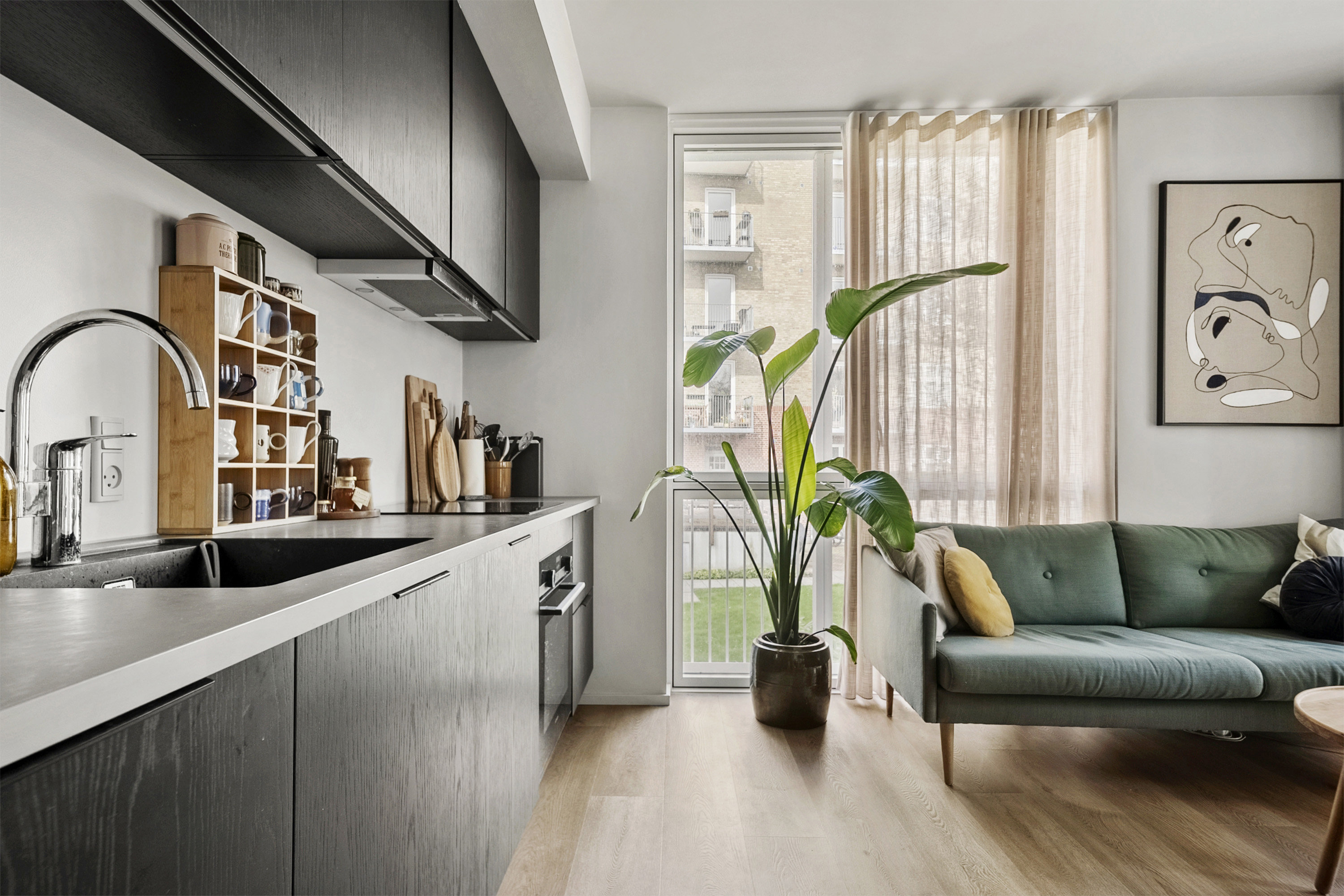 Fremhævet køkken billede i fuldskærmstilstand. Billede af Edouard Suensons Gade 10, 1. 2., Trøjborg, 8200 Aarhus N