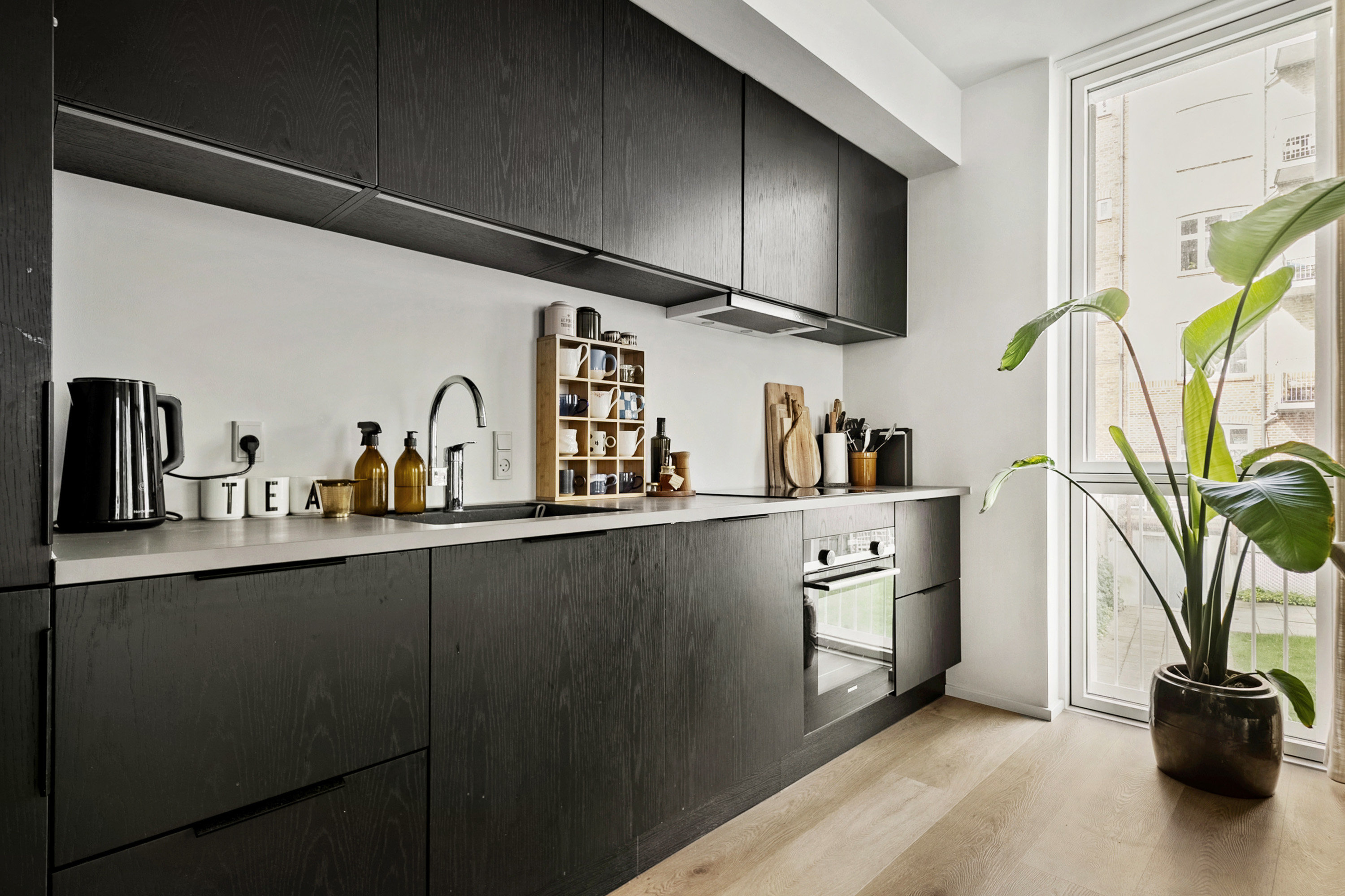 Fremhævet køkken billede i fuldskærmstilstand. Billede af Edouard Suensons Gade 10, 1. 2., Trøjborg, 8200 Aarhus N