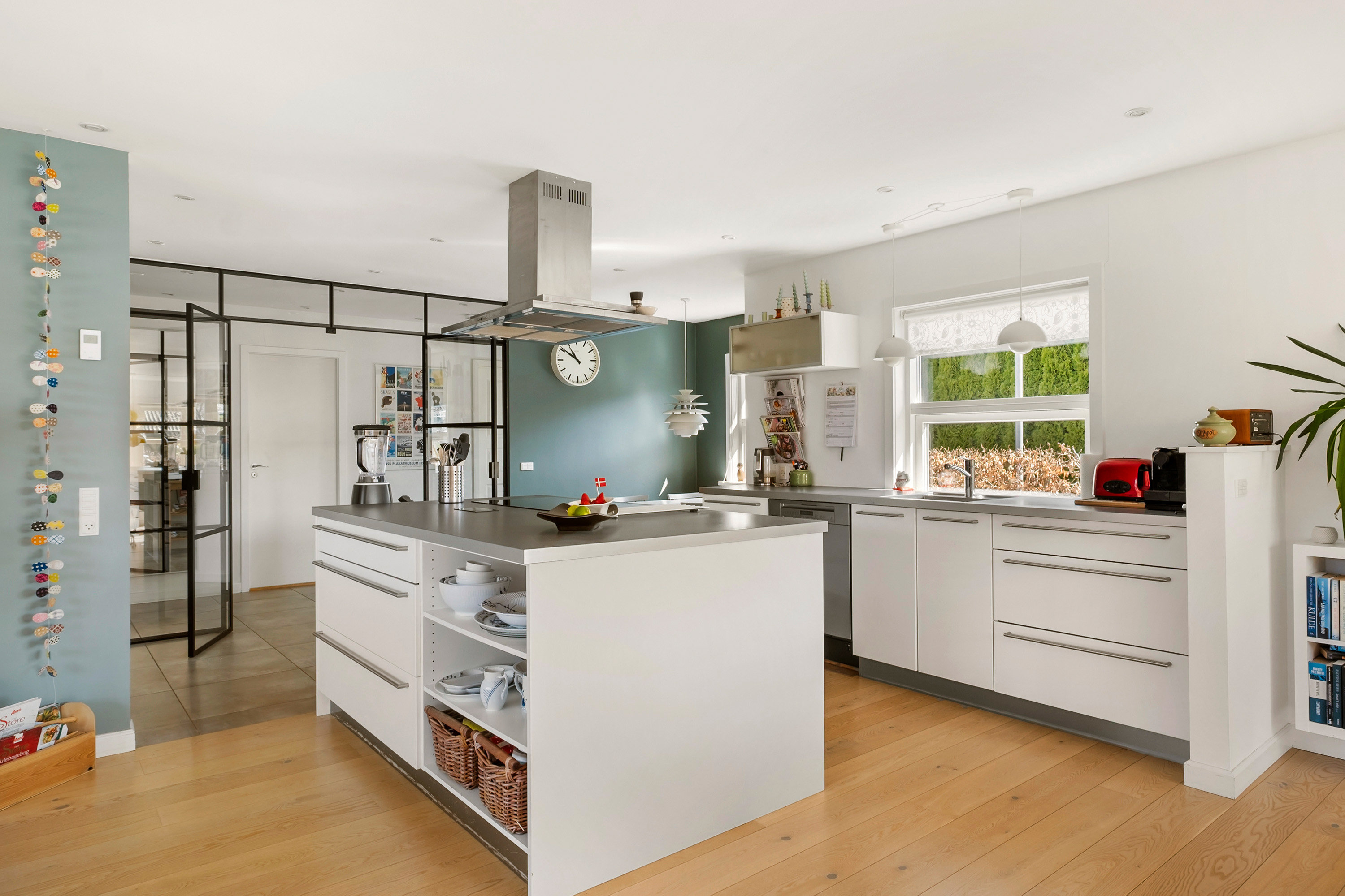 Fremhævet køkken billede i fuldskærmstilstand. Billede af Delfinvej 5, 3450 Allerød