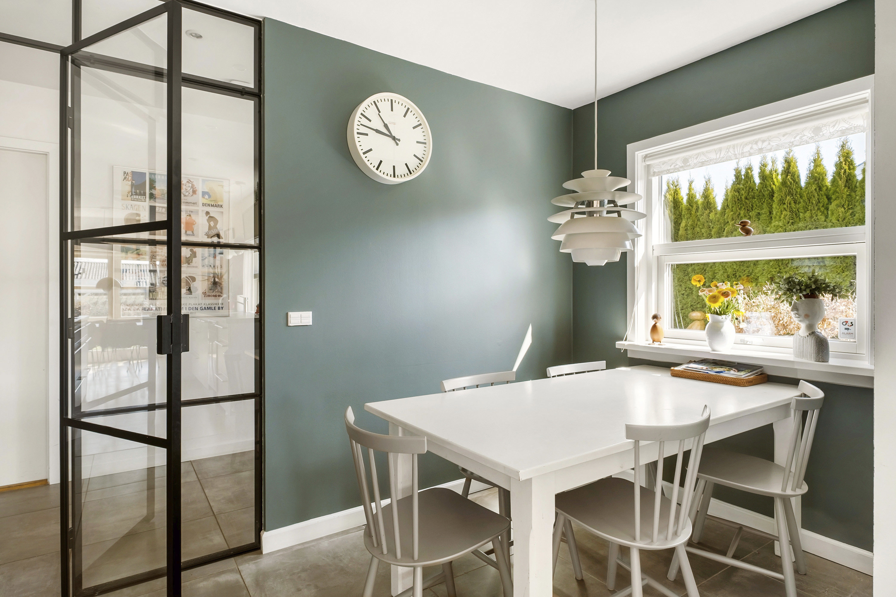 Fremhævet spisestue billede i fuldskærmstilstand. Billede af Delfinvej 5, 3450 Allerød