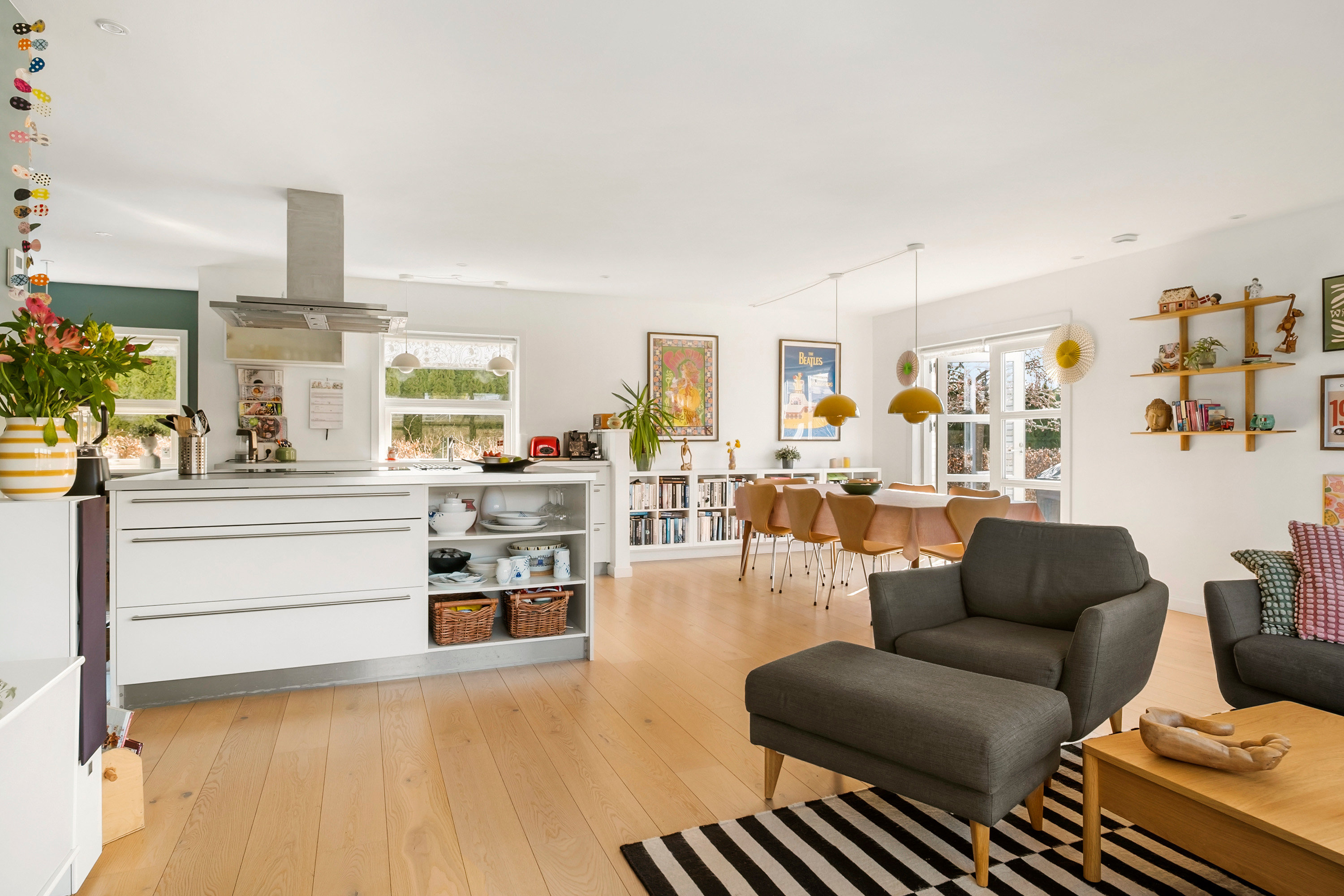 Fremhævet stue billede i fuldskærmstilstand. Billede af Delfinvej 5, 3450 Allerød