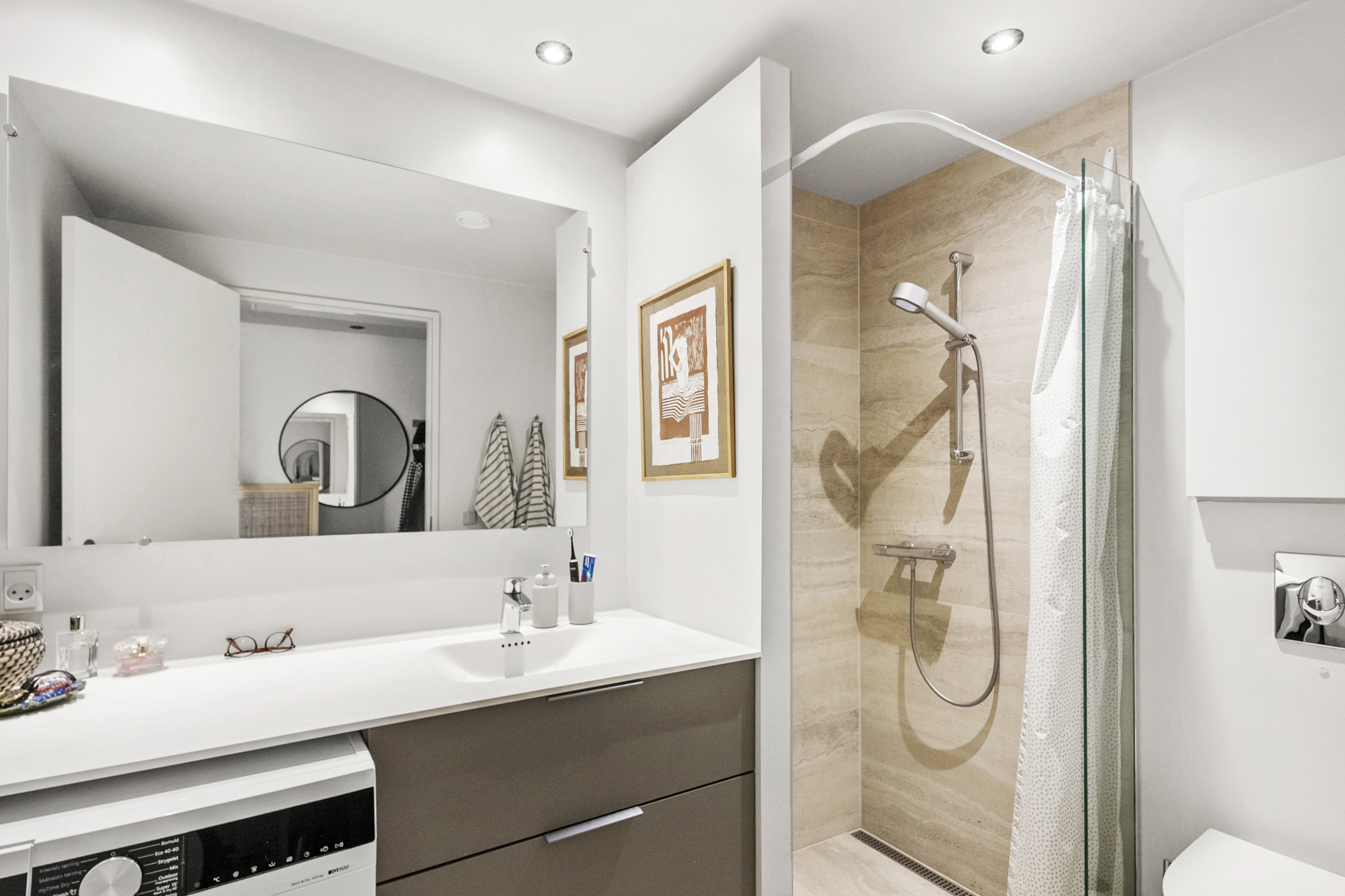 Fremhævet badeværelse billede i fuldskærmstilstand. Billede af Edouard Suensons Gade 10, 1. 2., Trøjborg, 8200 Aarhus N