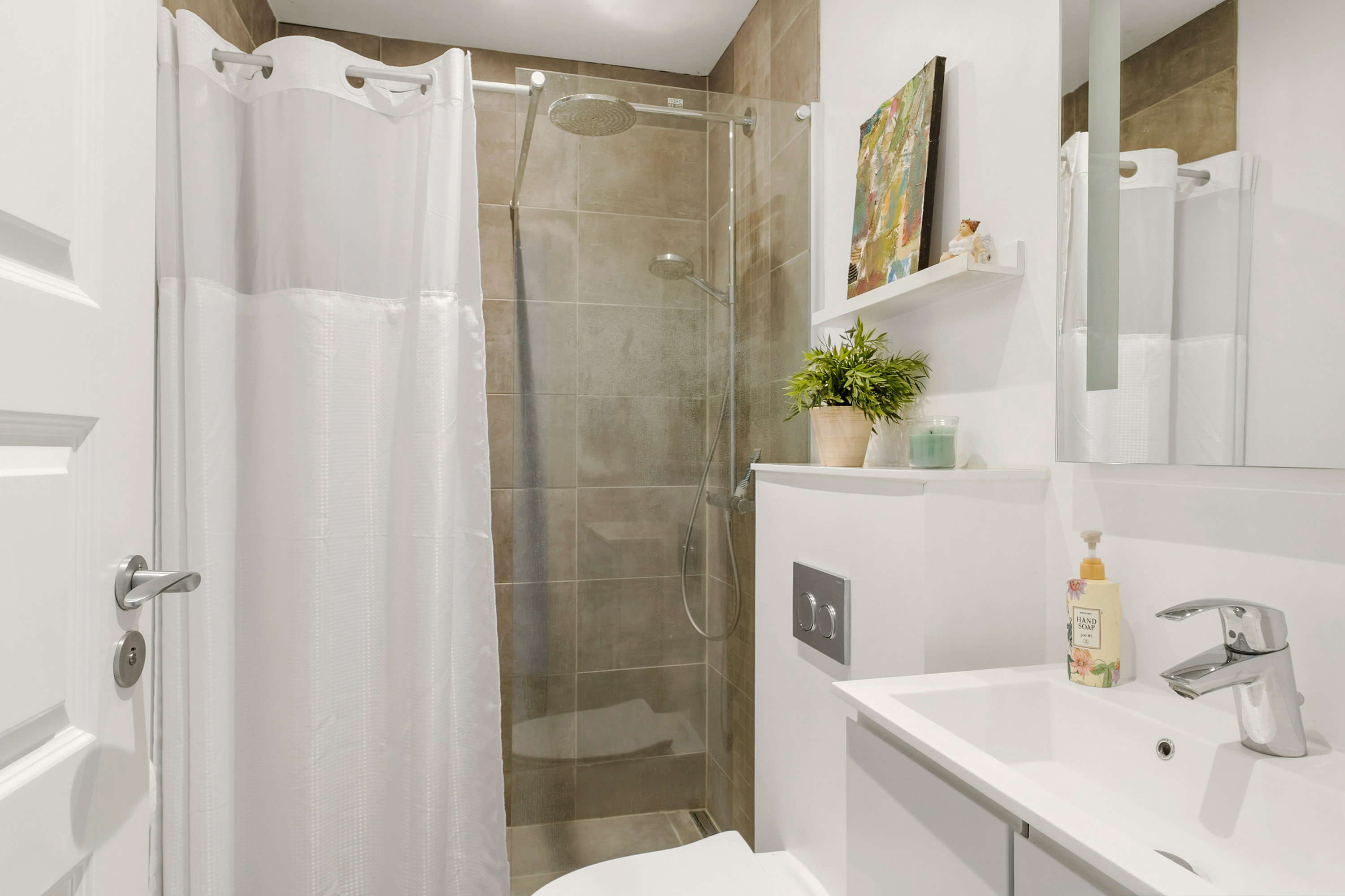 Fremhævet badeværelse billede i fuldskærmstilstand. Billede af Delfinvej 5, 3450 Allerød