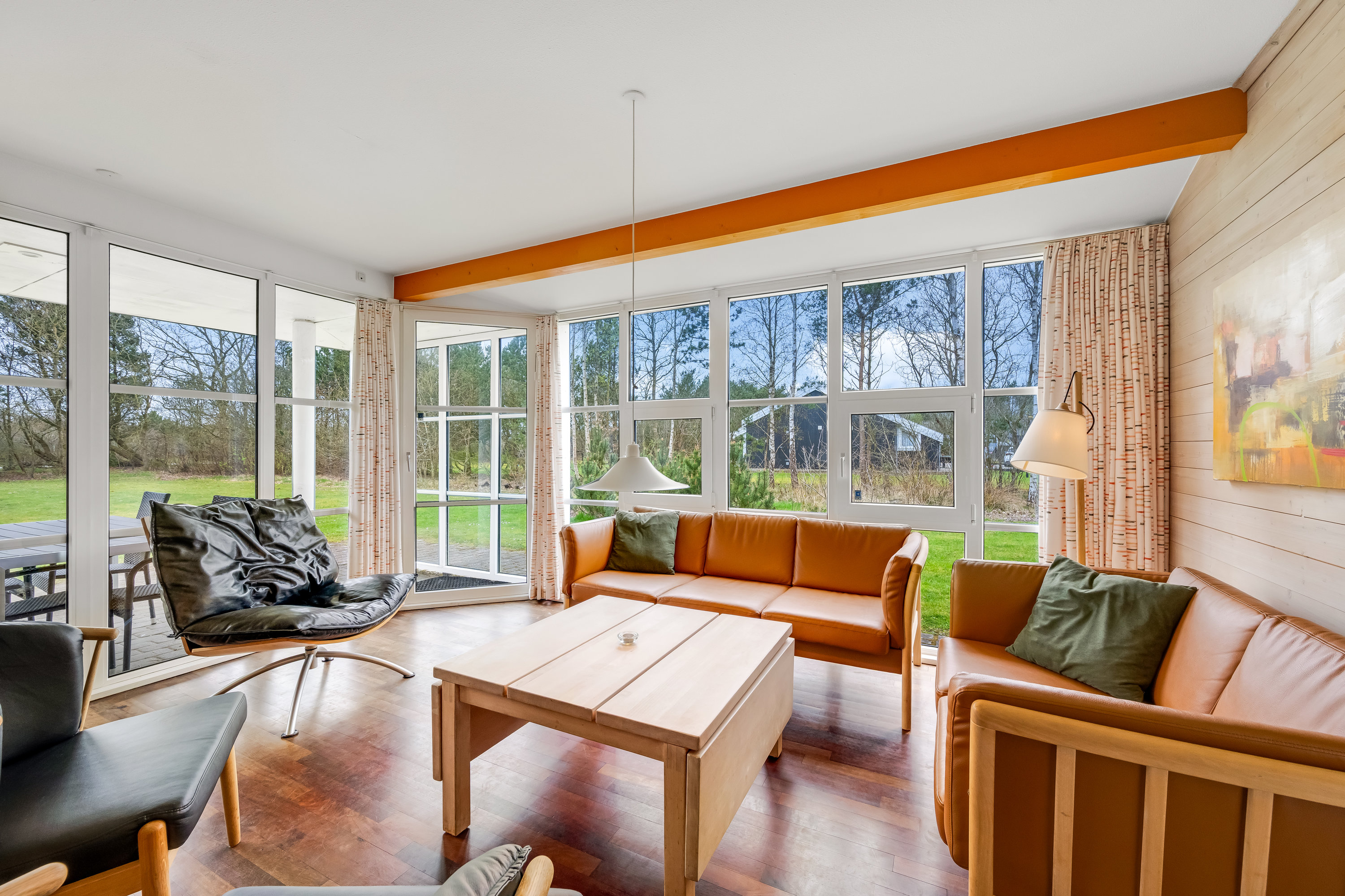 Fremhævet stue billede i fuldskærmstilstand. Billede af Skovvang 26, Lønne, 6830 Nørre Nebel