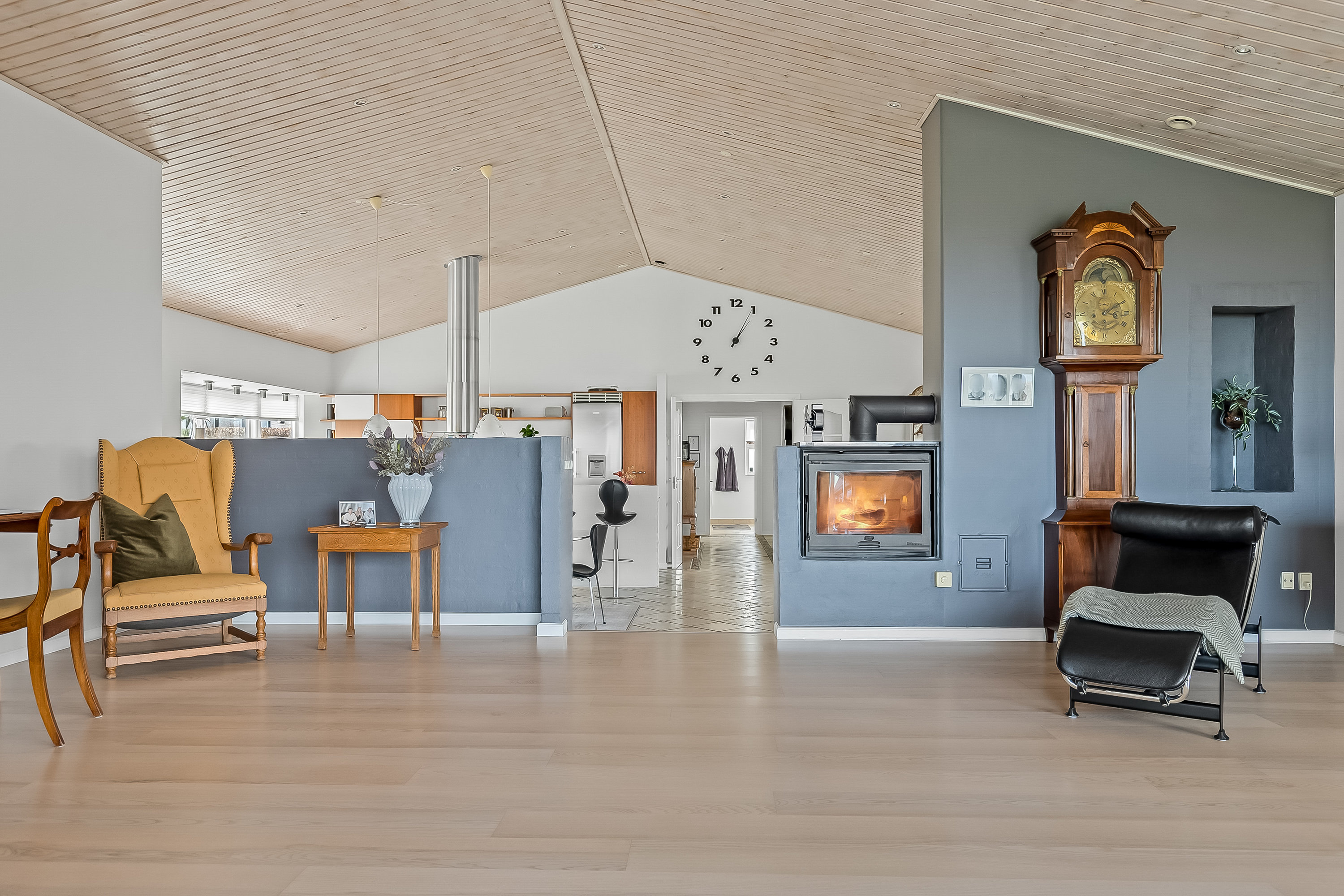 Fremhævet stue billede i fuldskærmstilstand. Billede af Skullebjerg Allé 27, Østerby, 7000 Fredericia