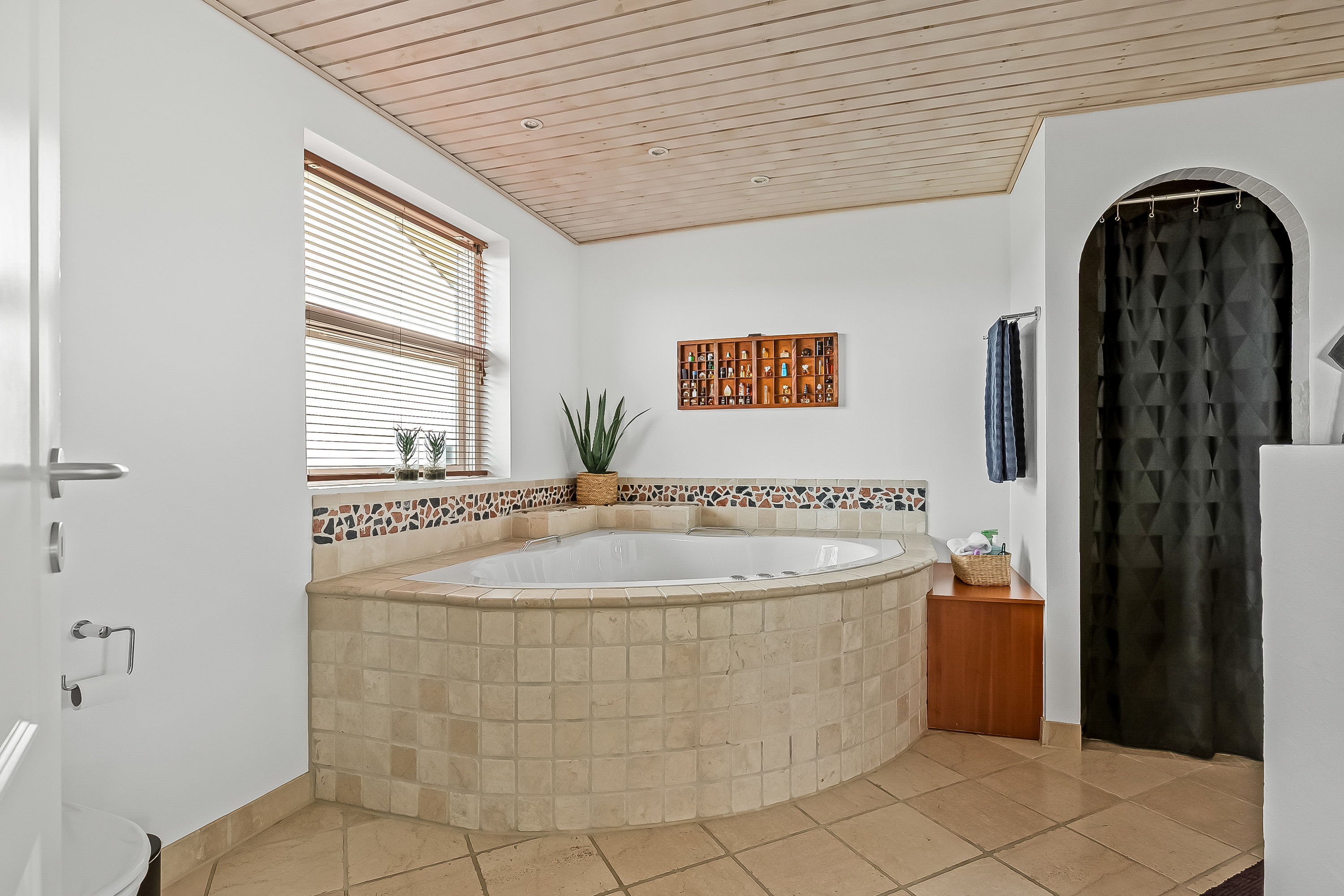 Fremhævet badeværelse billede i fuldskærmstilstand. Billede af Skullebjerg Allé 27, Østerby, 7000 Fredericia