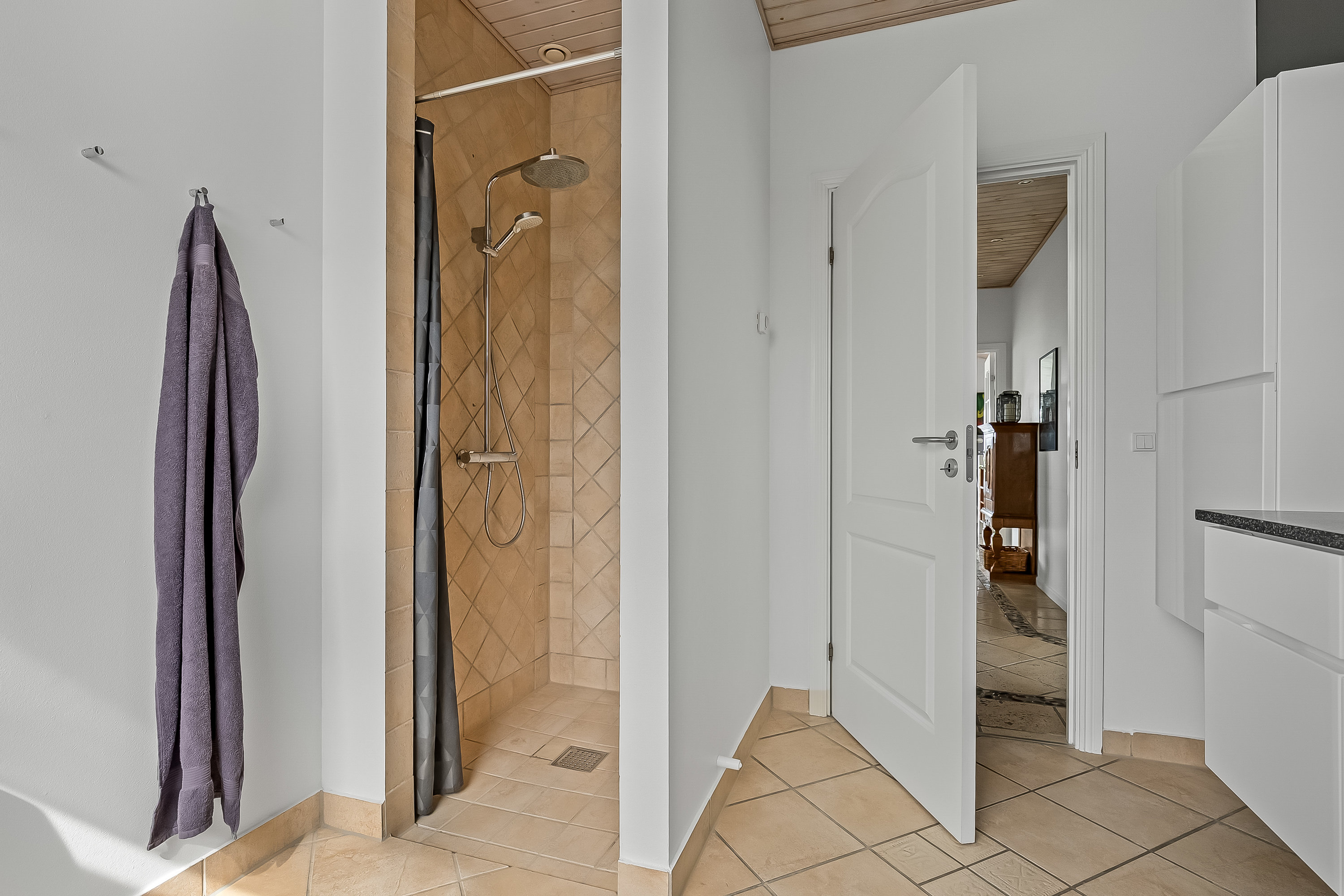 Fremhævet badeværelse billede i fuldskærmstilstand. Billede af Skullebjerg Allé 27, Østerby, 7000 Fredericia