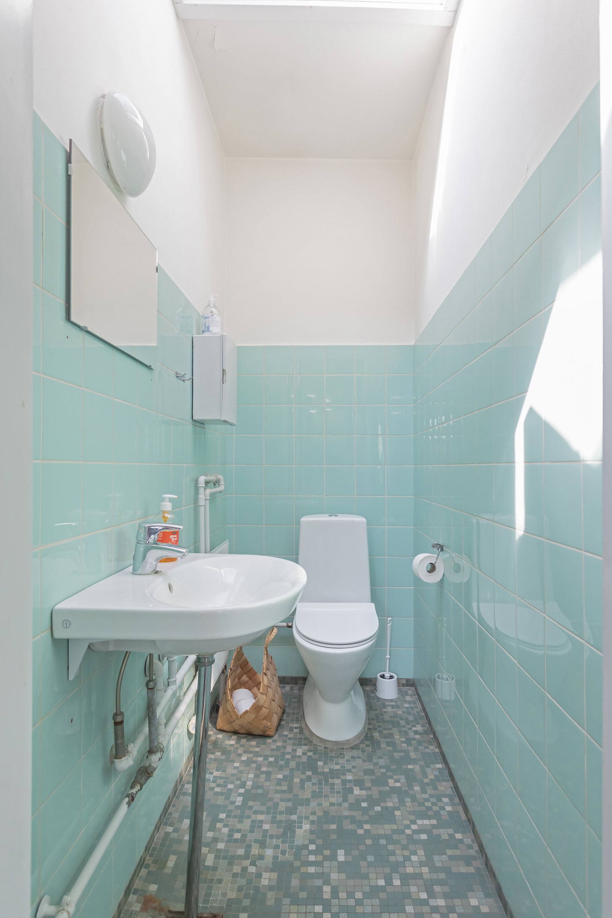 Fremhævet toilet billede i fuldskærmstilstand. Billede af Sundbyvestervej 34, 2300 København S