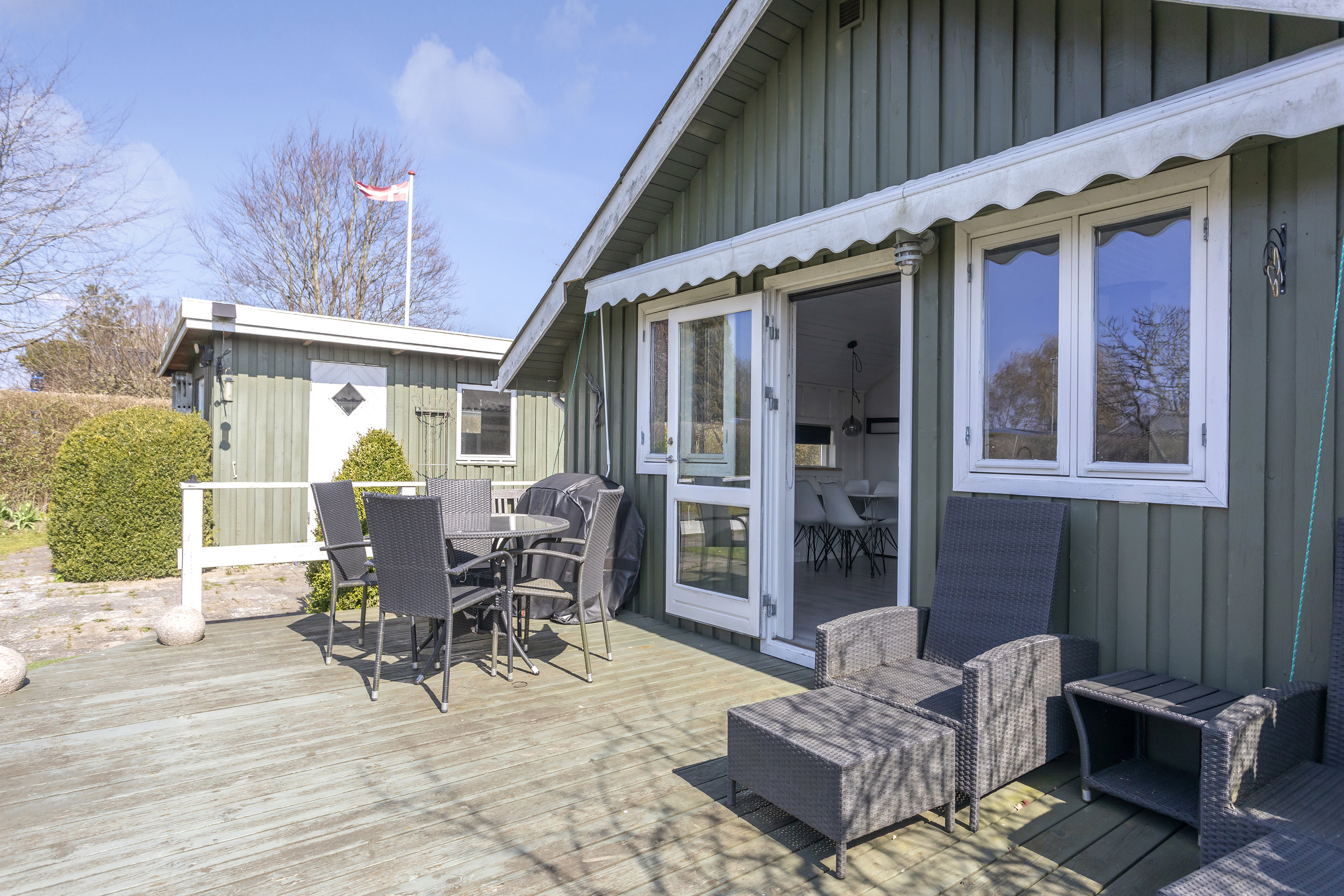 Fremhævet terrasse billede i fuldskærmstilstand. Billede af Asynjevej 40, 2740 Skovlunde
