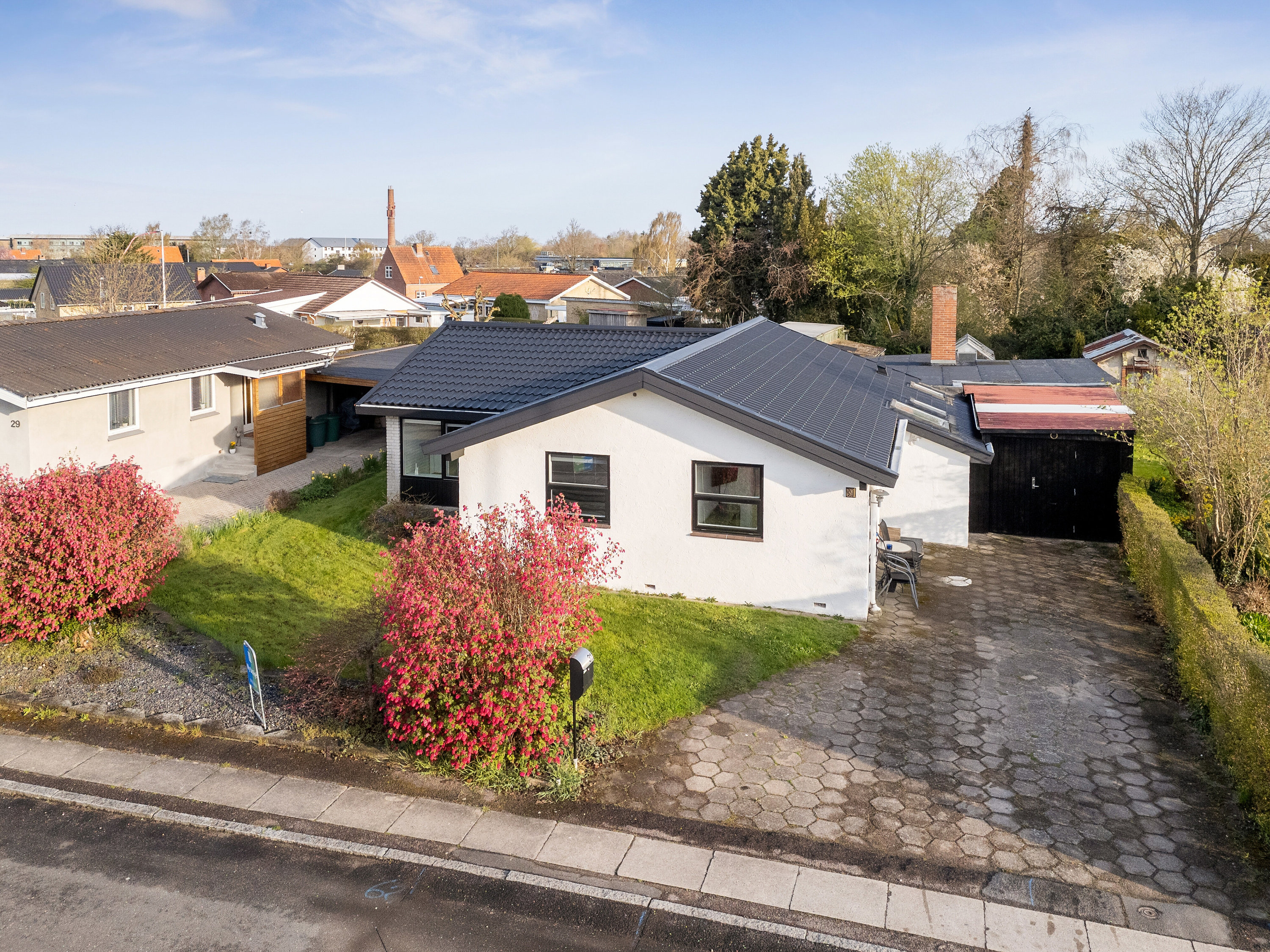 Fremhævet set fra vejen billede i fuldskærmstilstand. Billede af Jasminvej 31, 4200 Slagelse