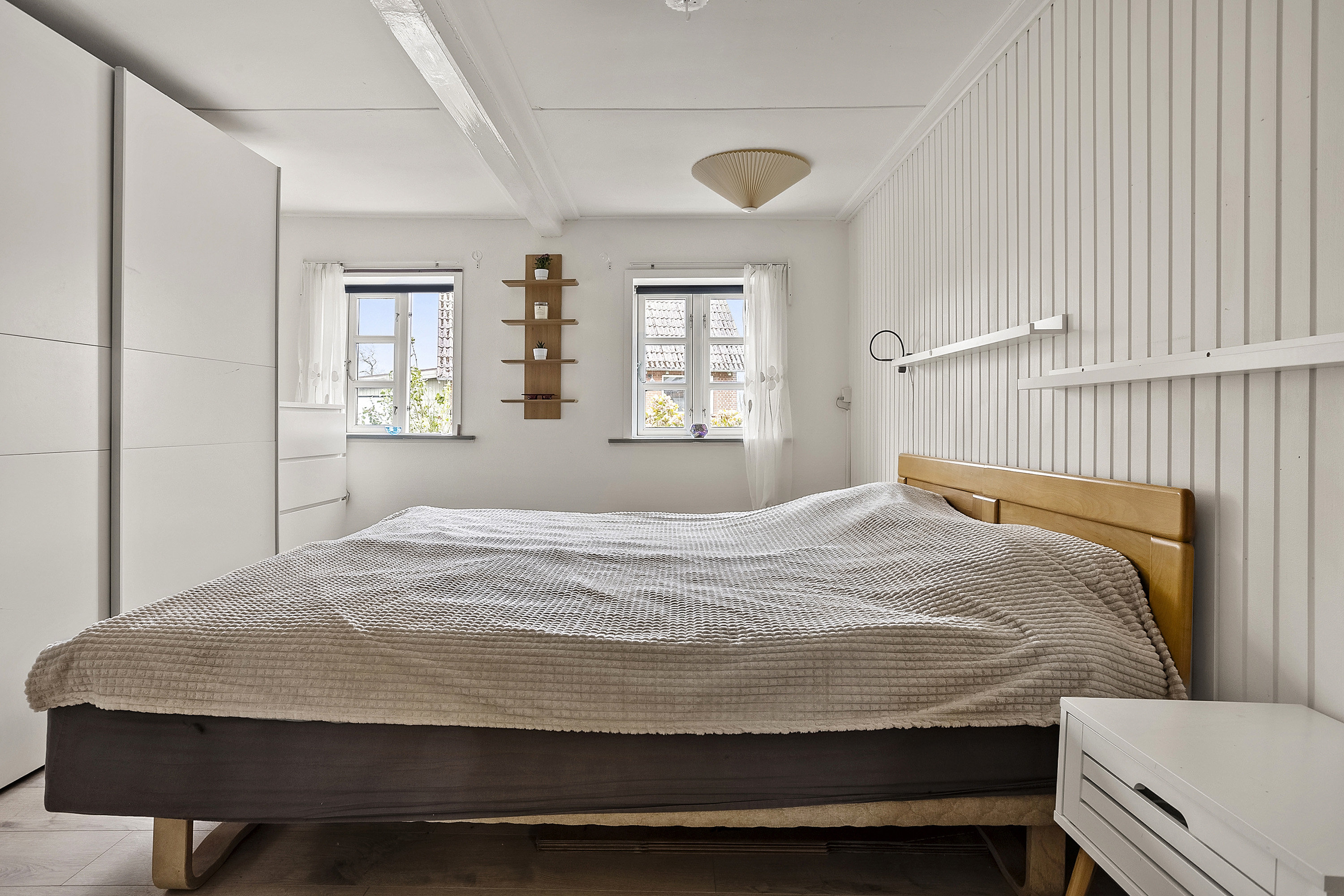 Fremhævet soveværelse billede i fuldskærmstilstand. Billede af Bobølvej 8, 6683 Føvling