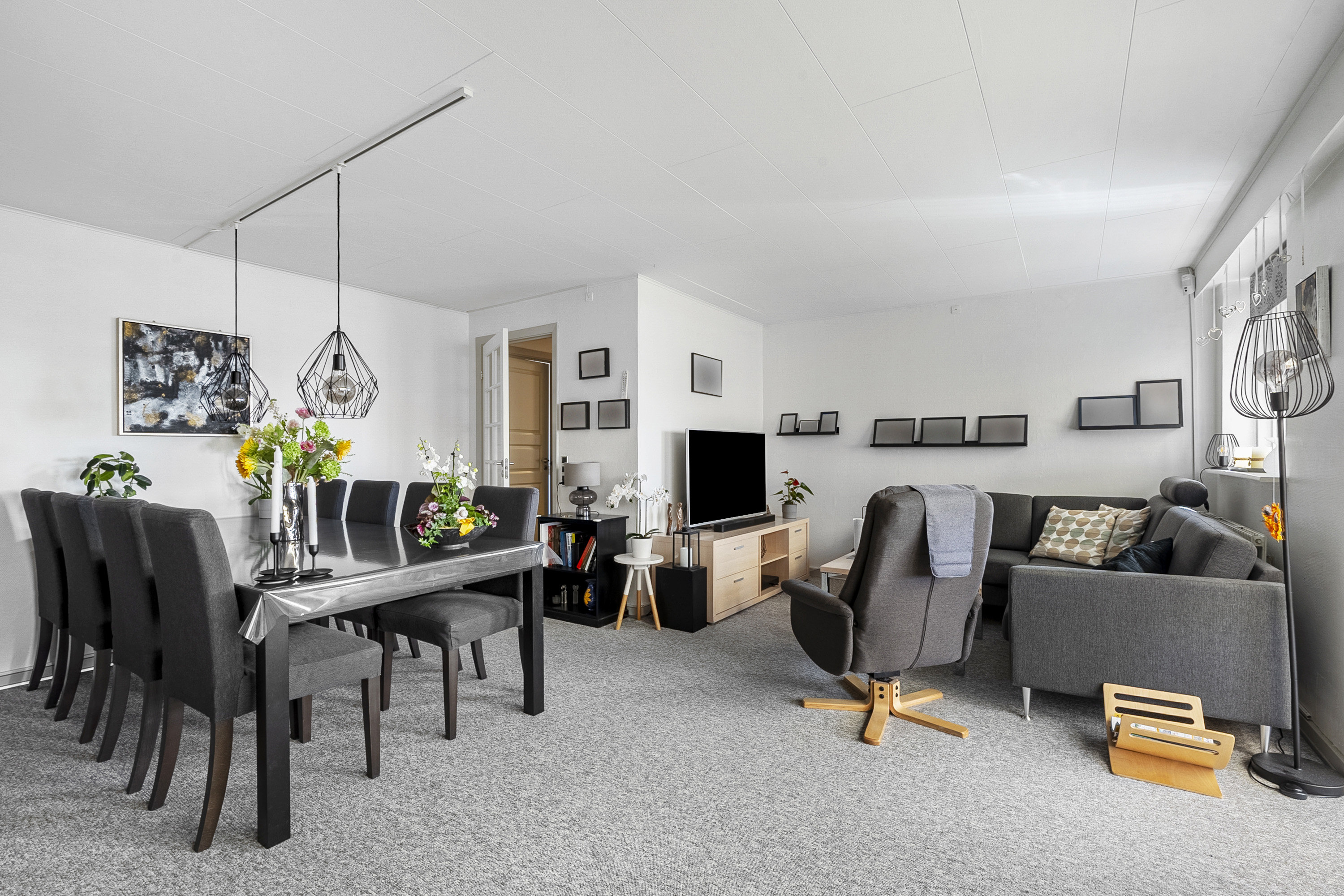 Fremhævet stue billede i fuldskærmstilstand. Billede af Åsumvej 589, 5240 Odense NØ