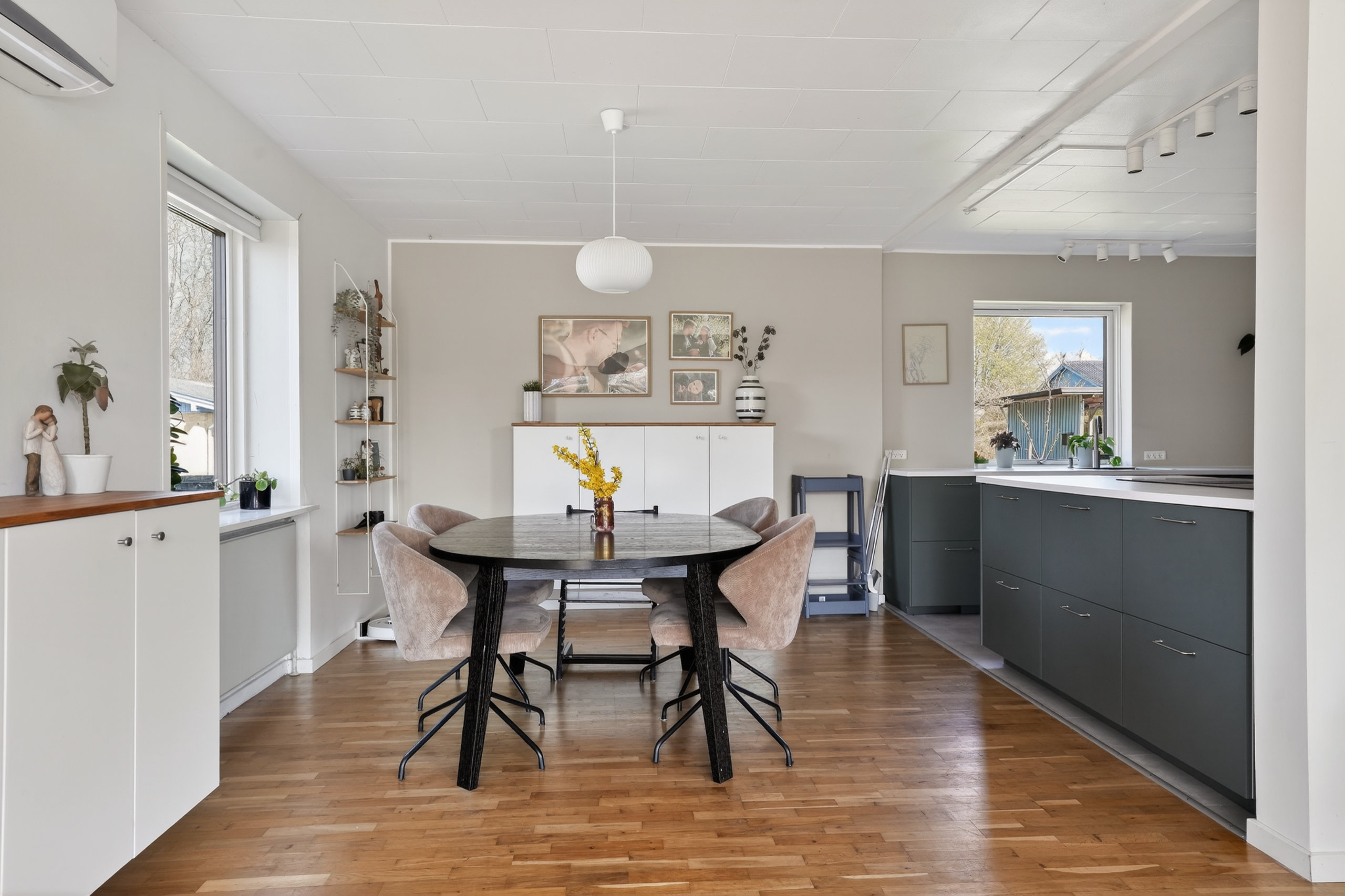 Fremhævet spisestue billede i fuldskærmstilstand. Billede af Elmevej 3, 4340 Tølløse