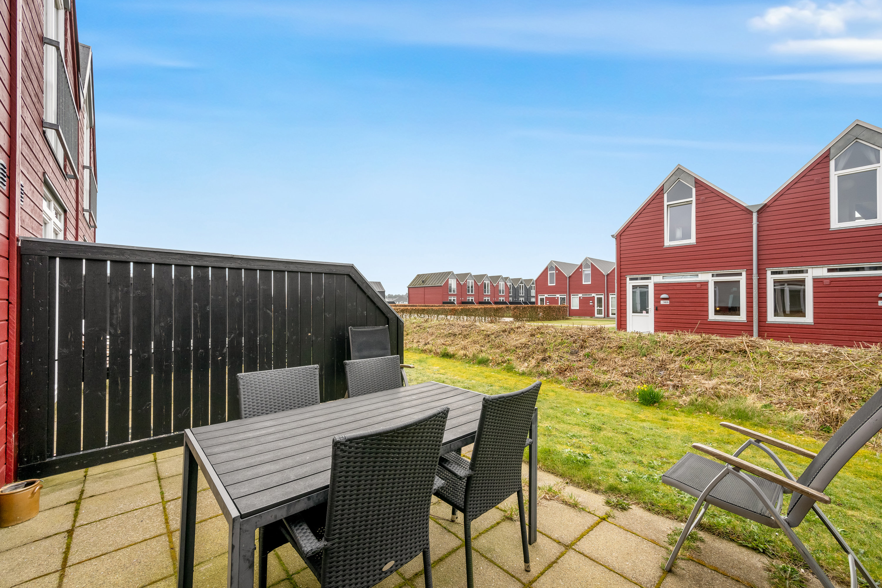 Fremhævet terrasse billede i fuldskærmstilstand. Billede af Lønne Feriepark 150C, Lønne, 6830 Nørre Nebel