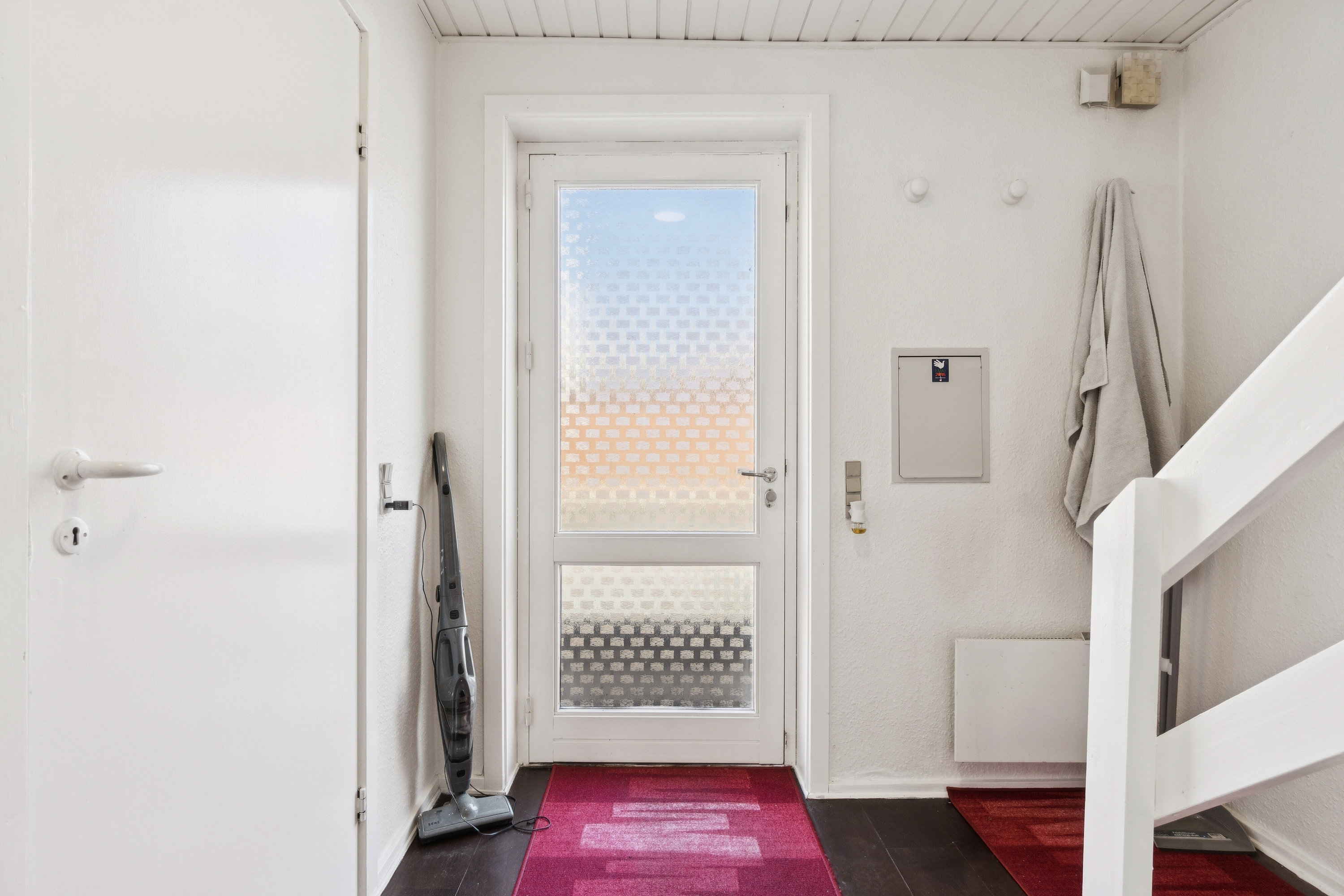 Fremhævet hall billede i fuldskærmstilstand. Billede af Knudsvej 14, 3700 Rønne