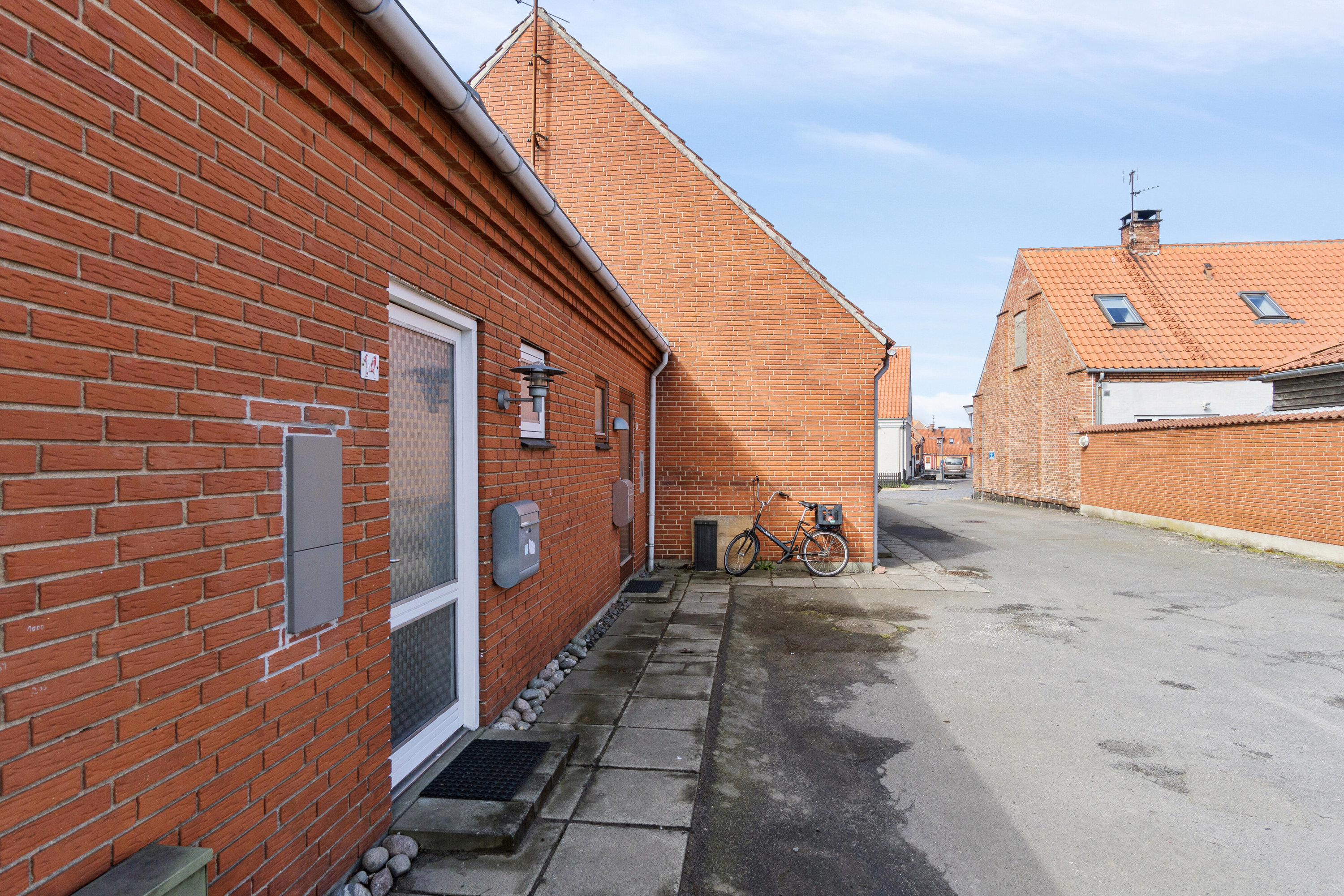 Fremhævet udendørs billede i fuldskærmstilstand. Billede af Knudsvej 14, 3700 Rønne