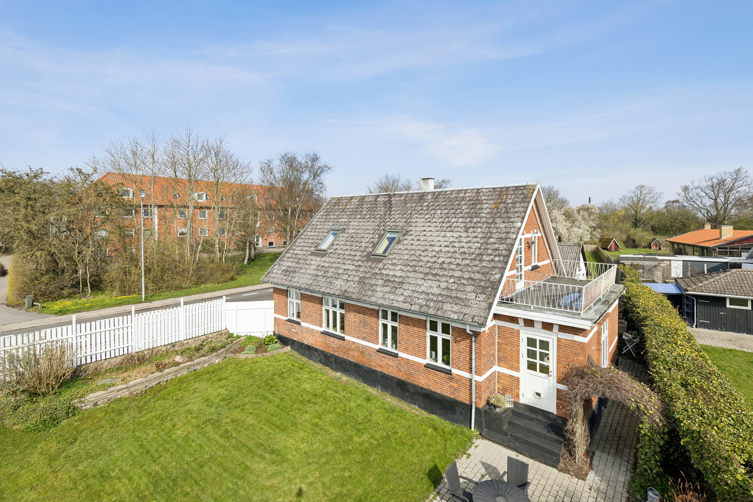 Fremhævet set fra haven billede i fuldskærmstilstand. Billede af Stationsvej 6, 4241 Vemmelev