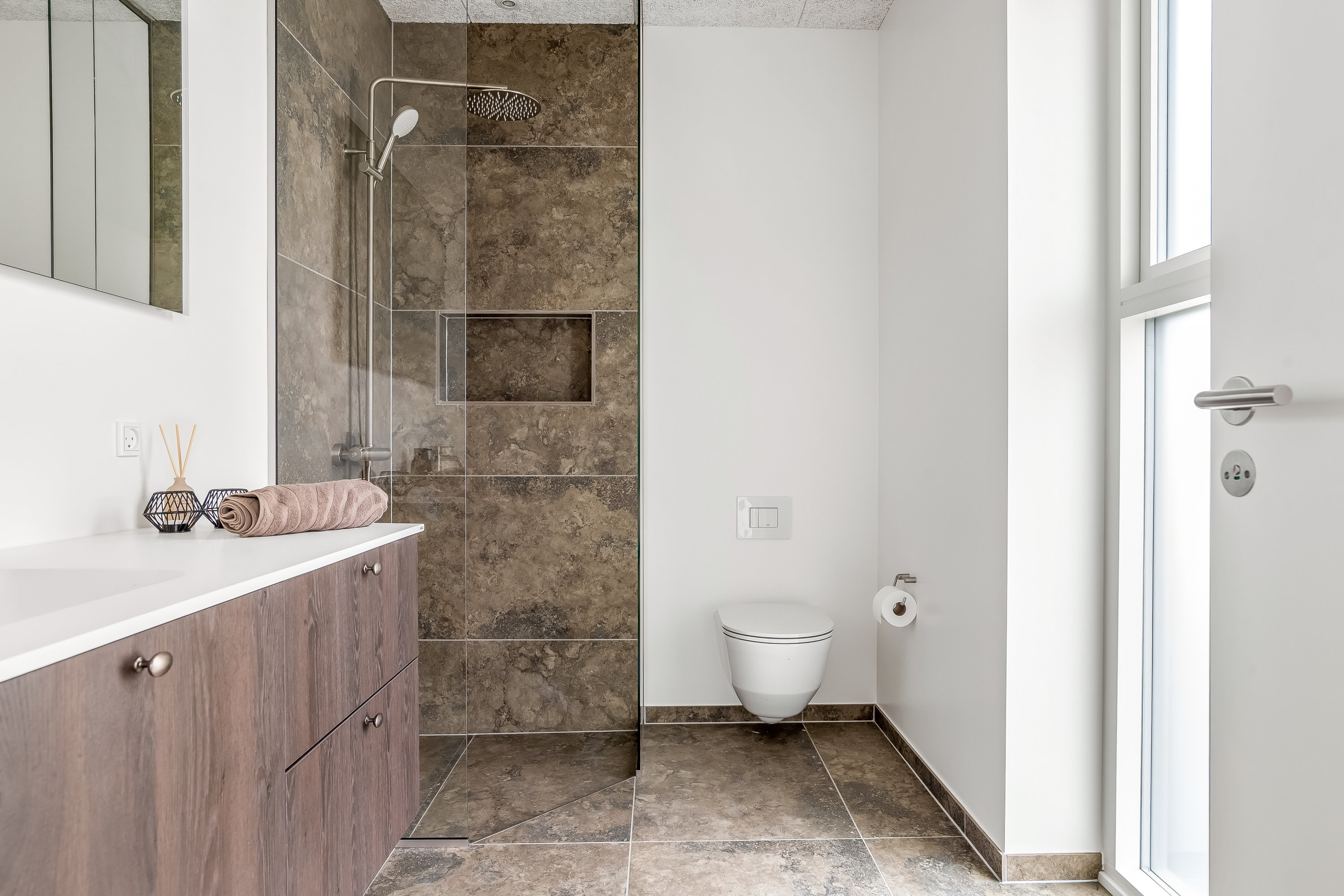 Fremhævet badeværelse billede i fuldskærmstilstand. Billede af Råbukken 23, Halgårde, 7500 Holstebro