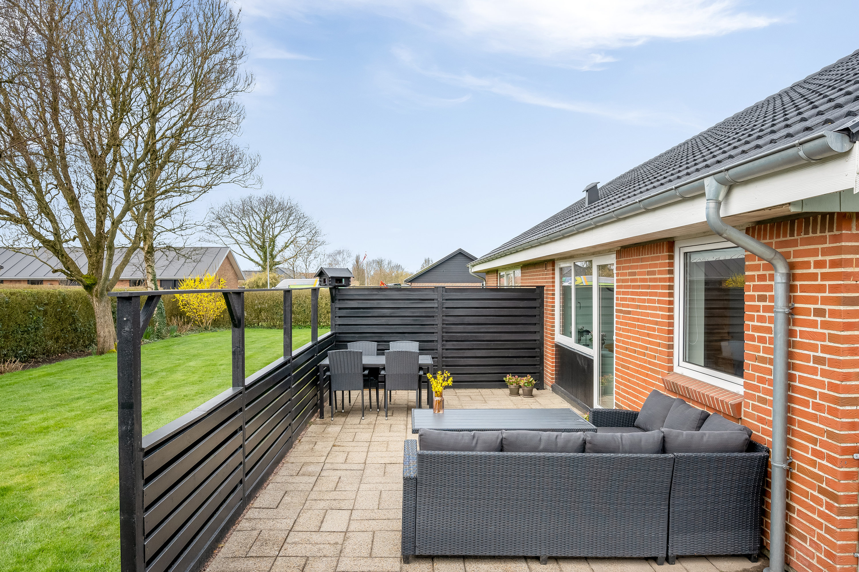 Fremhævet terrasse billede i fuldskærmstilstand. Billede af Solvænget 114, 6870 Ølgod