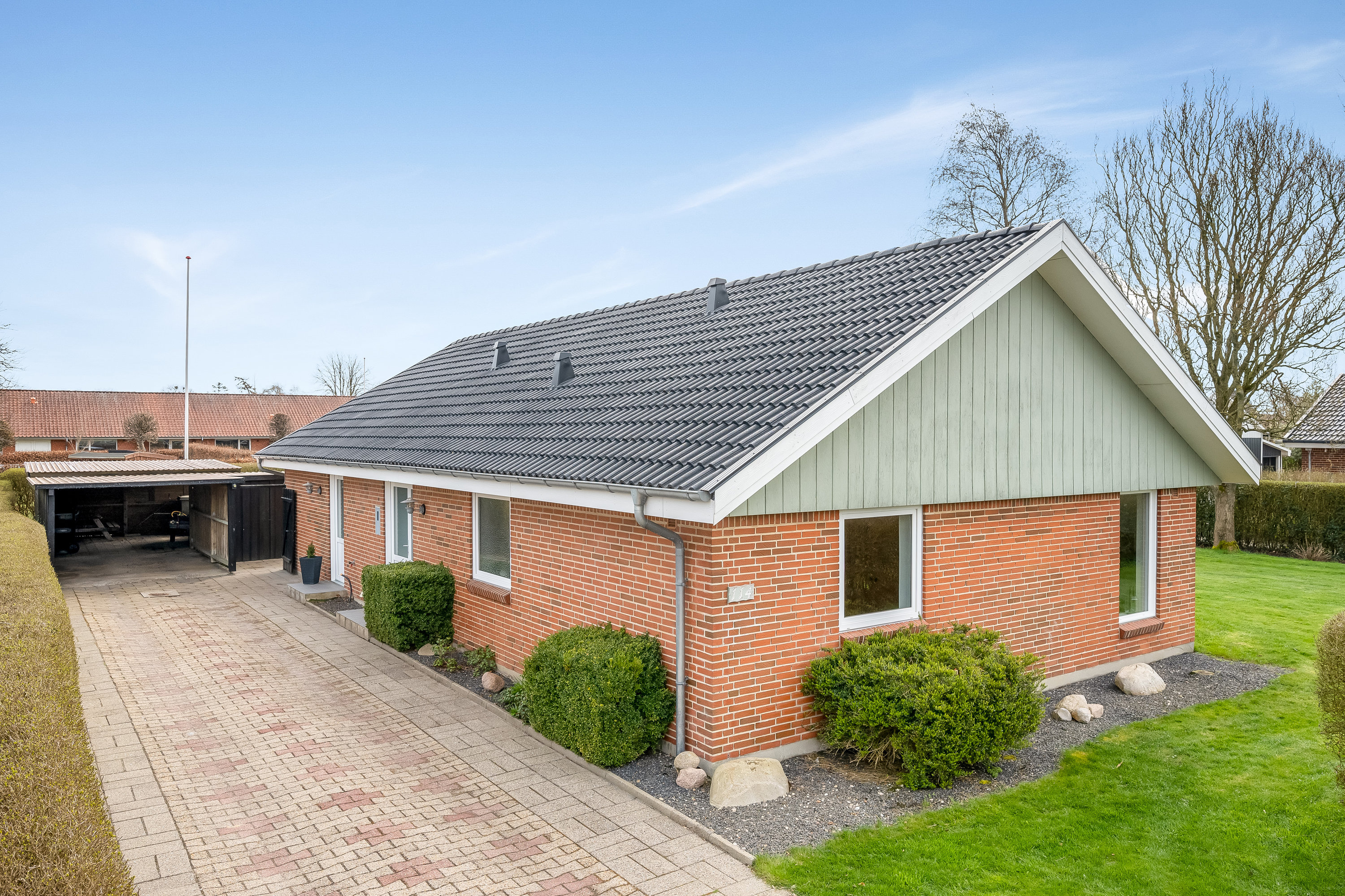 Fremhævet facade billede i fuldskærmstilstand. Billede af Solvænget 114, 6870 Ølgod