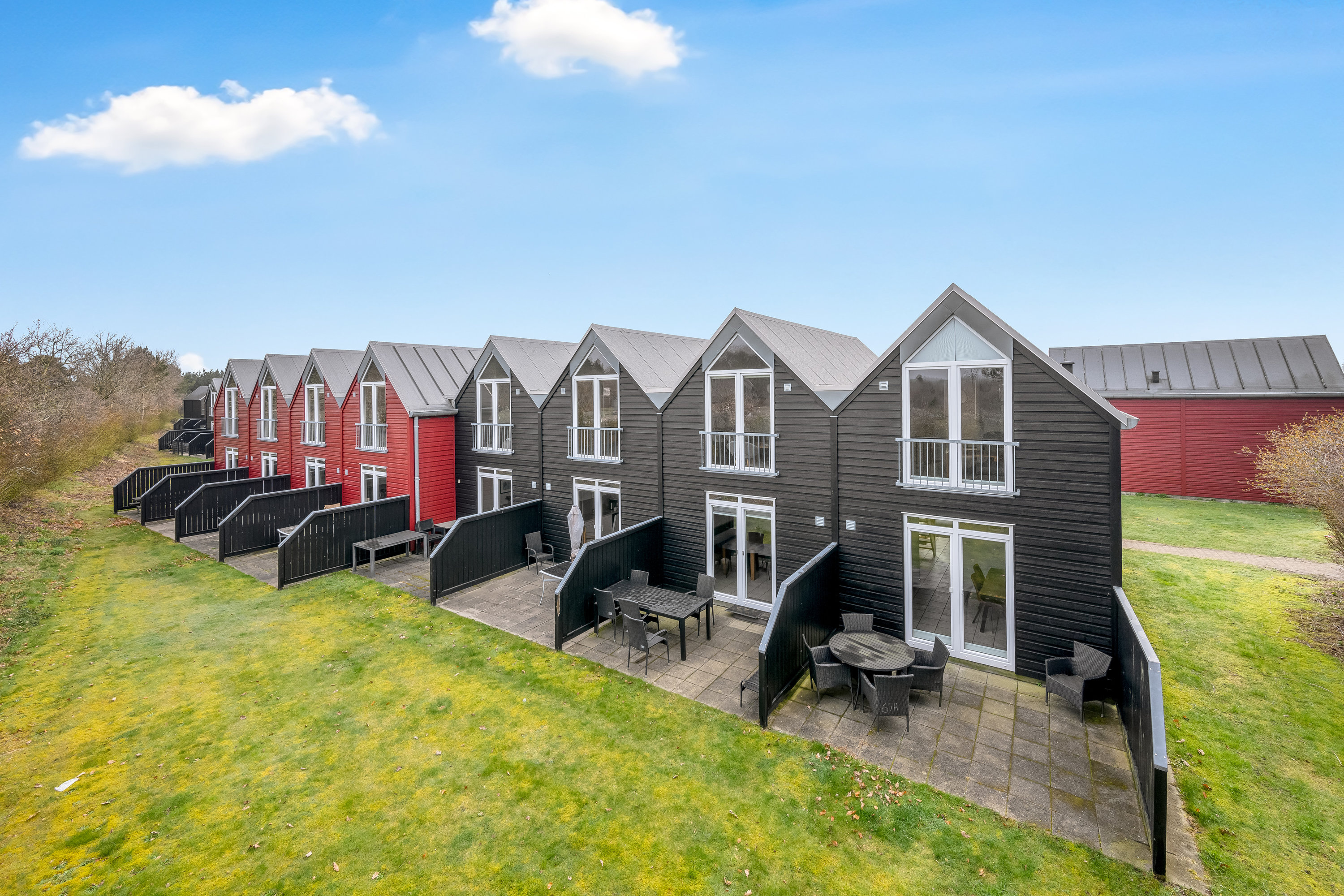 Fremhævet gårdmiljø billede i fuldskærmstilstand. Billede af Lønne Feriepark 138A, Lønne, 6830 Nørre Nebel