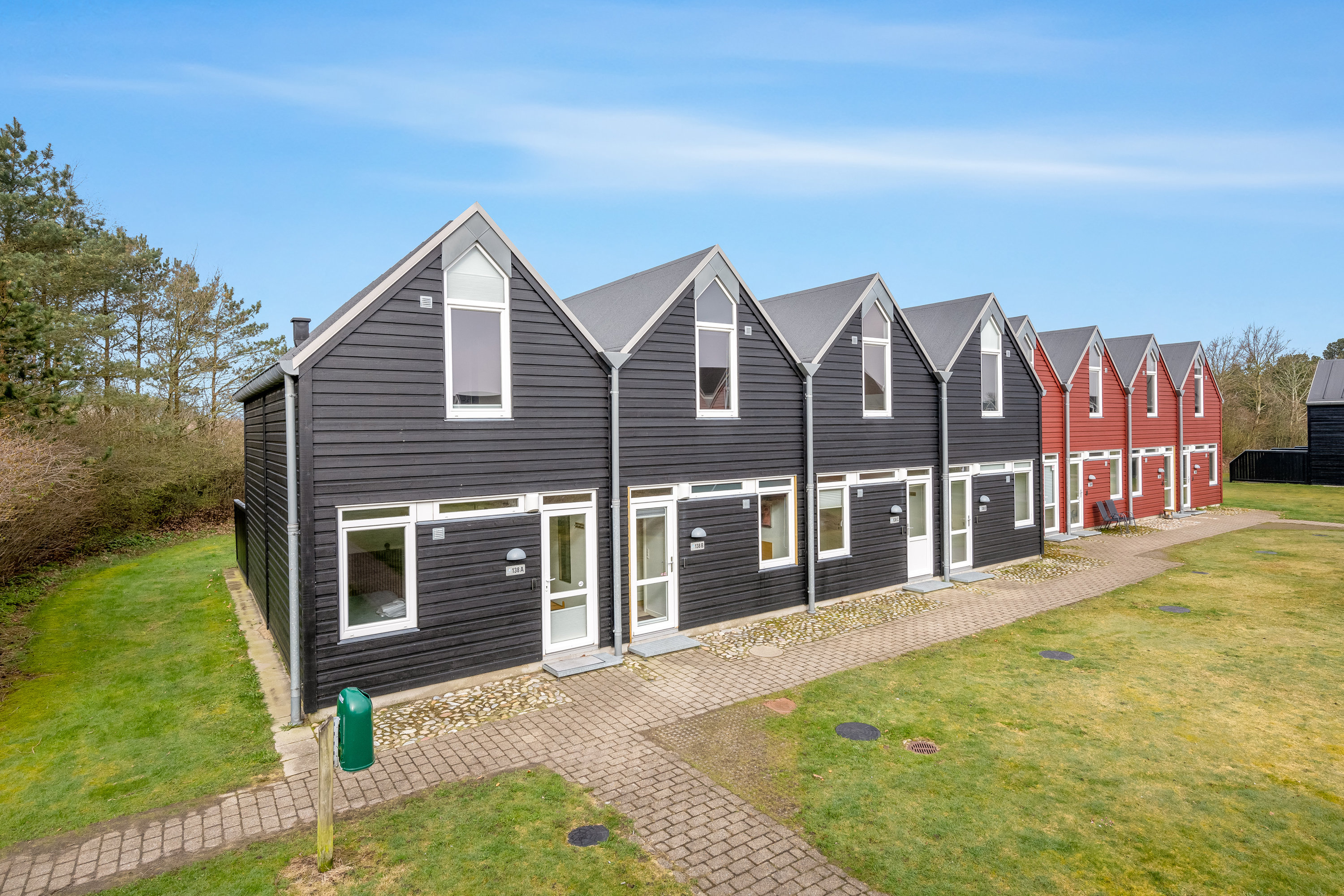 Fremhævet gårdmiljø billede i fuldskærmstilstand. Billede af Lønne Feriepark 138A, Lønne, 6830 Nørre Nebel