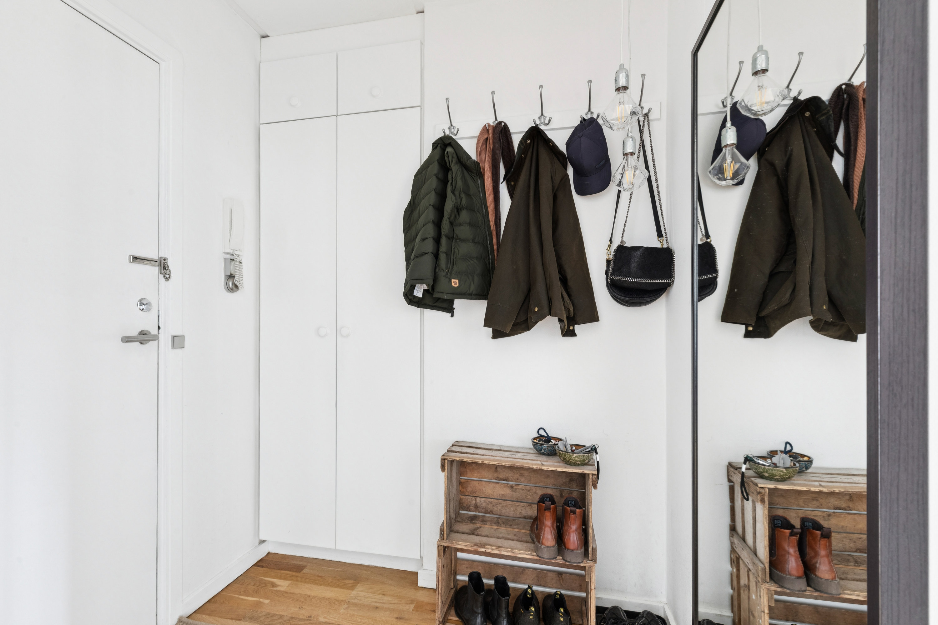 Fremhævet entré billede i fuldskærmstilstand. Billede af Kirstinedalsvej 6, 2. th., 2500 Valby