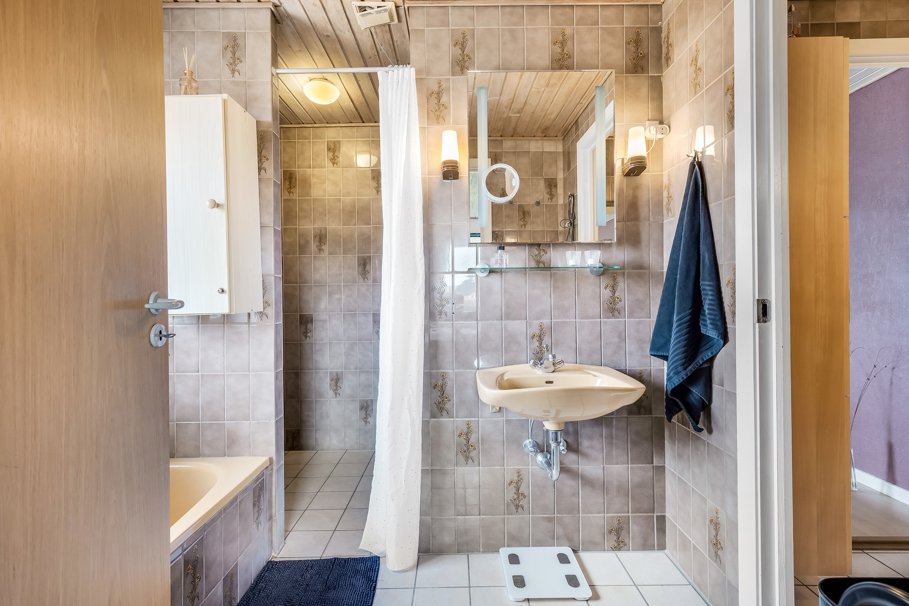 Fremhævet badeværelse billede i fuldskærmstilstand. Billede af Solvænget 114, 6870 Ølgod