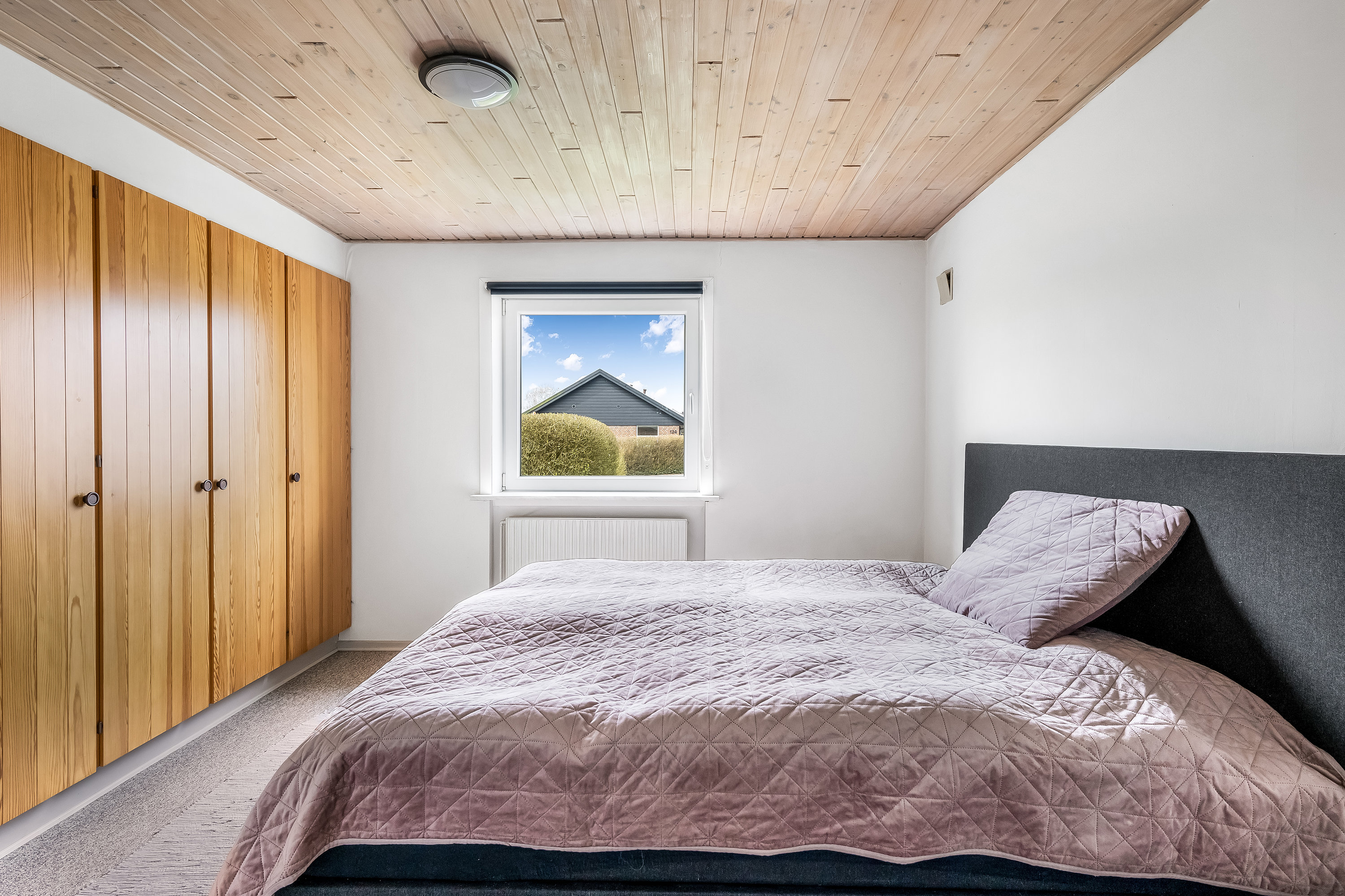 Fremhævet soveværelse billede i fuldskærmstilstand. Billede af Solvænget 114, 6870 Ølgod