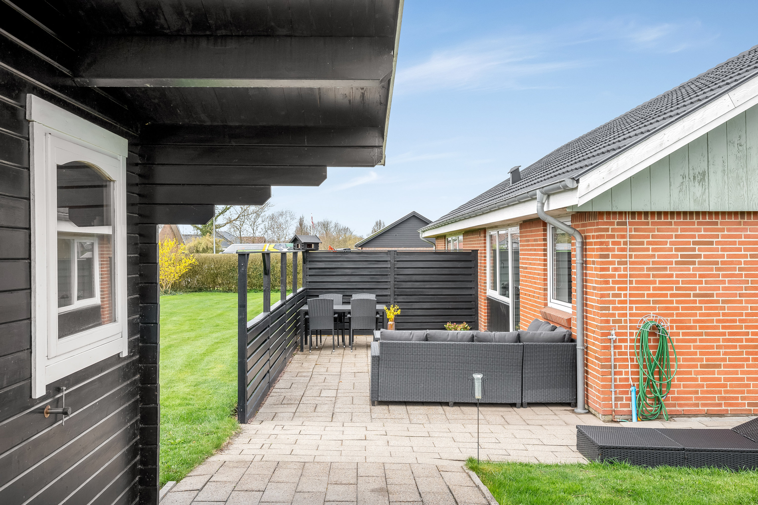 Fremhævet terrasse billede i fuldskærmstilstand. Billede af Solvænget 114, 6870 Ølgod