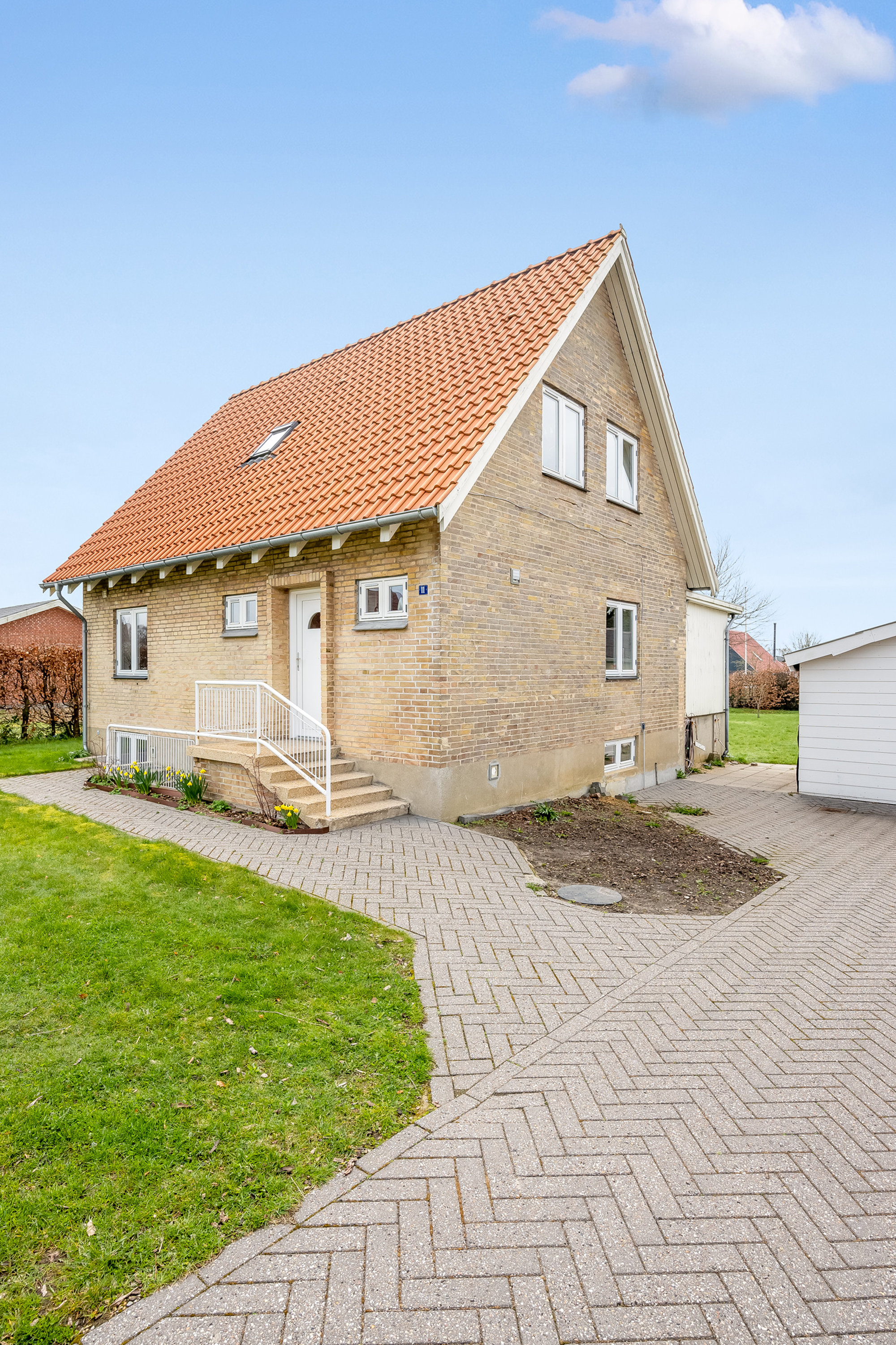 Fremhævet facade billede i fuldskærmstilstand. Billede af Enghavevej 11, 6870 Ølgod