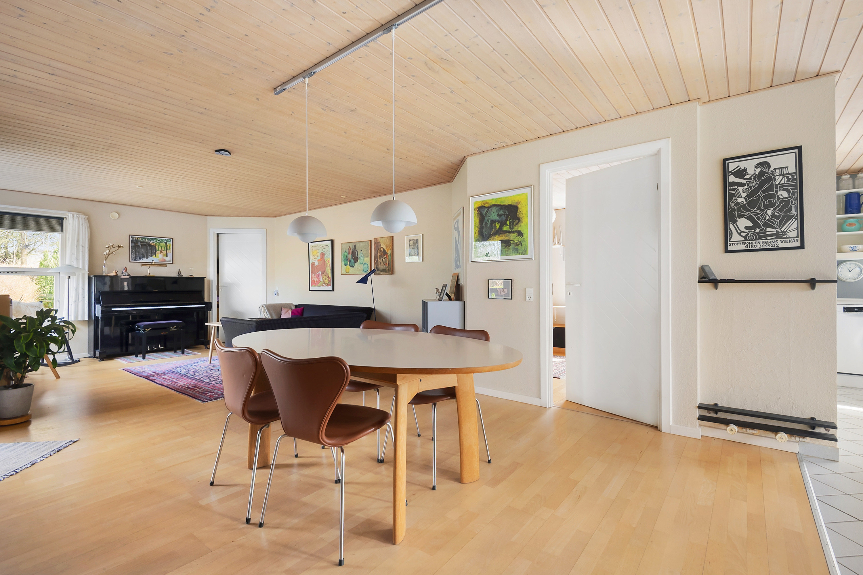 Fremhævet spisestue billede i fuldskærmstilstand. Billede af Spangsbjerghaven 187, 6700 Esbjerg