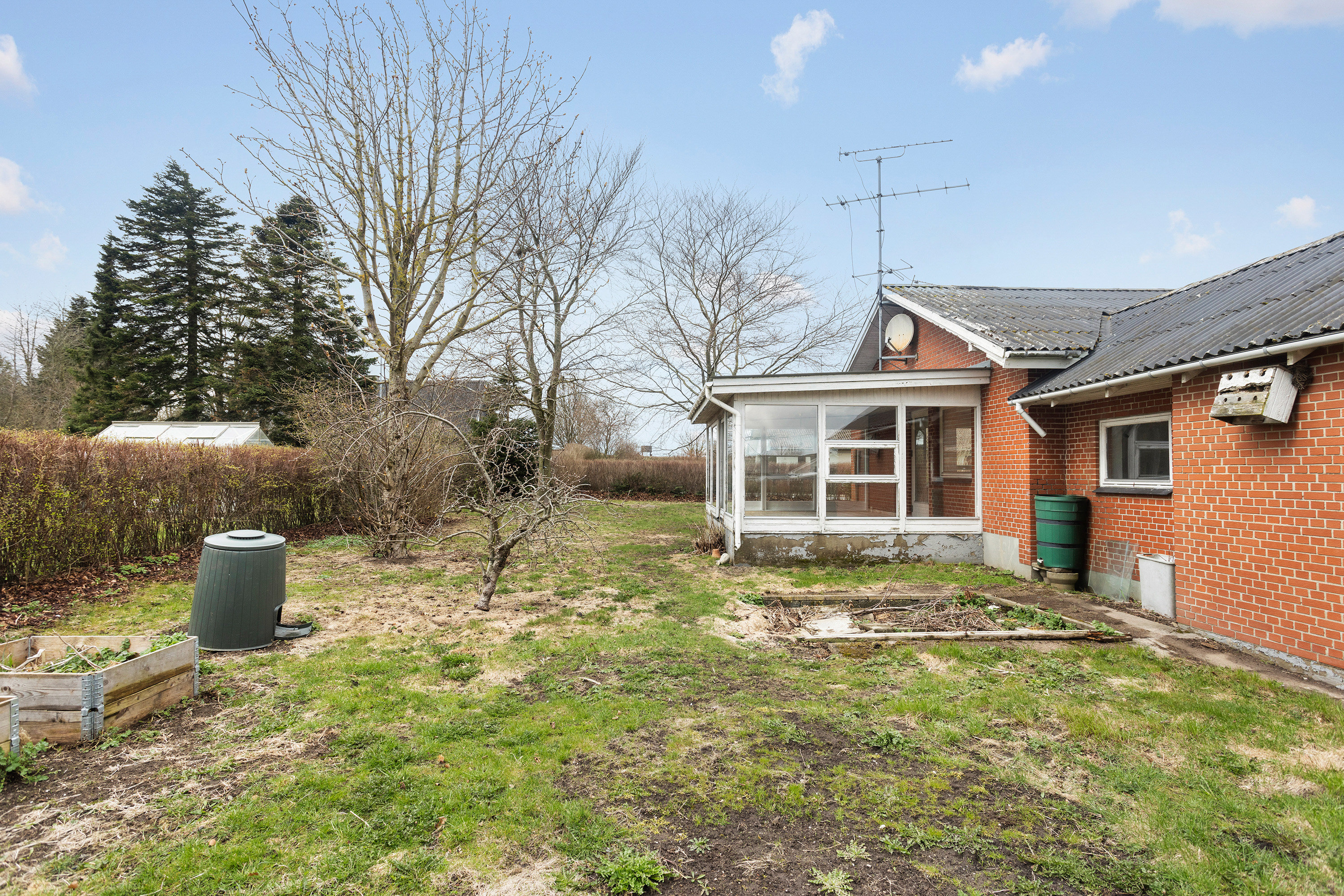 Fremhævet facade billede i fuldskærmstilstand. Billede af Sølvvej 2, Thorshøj, 9750 Østervrå