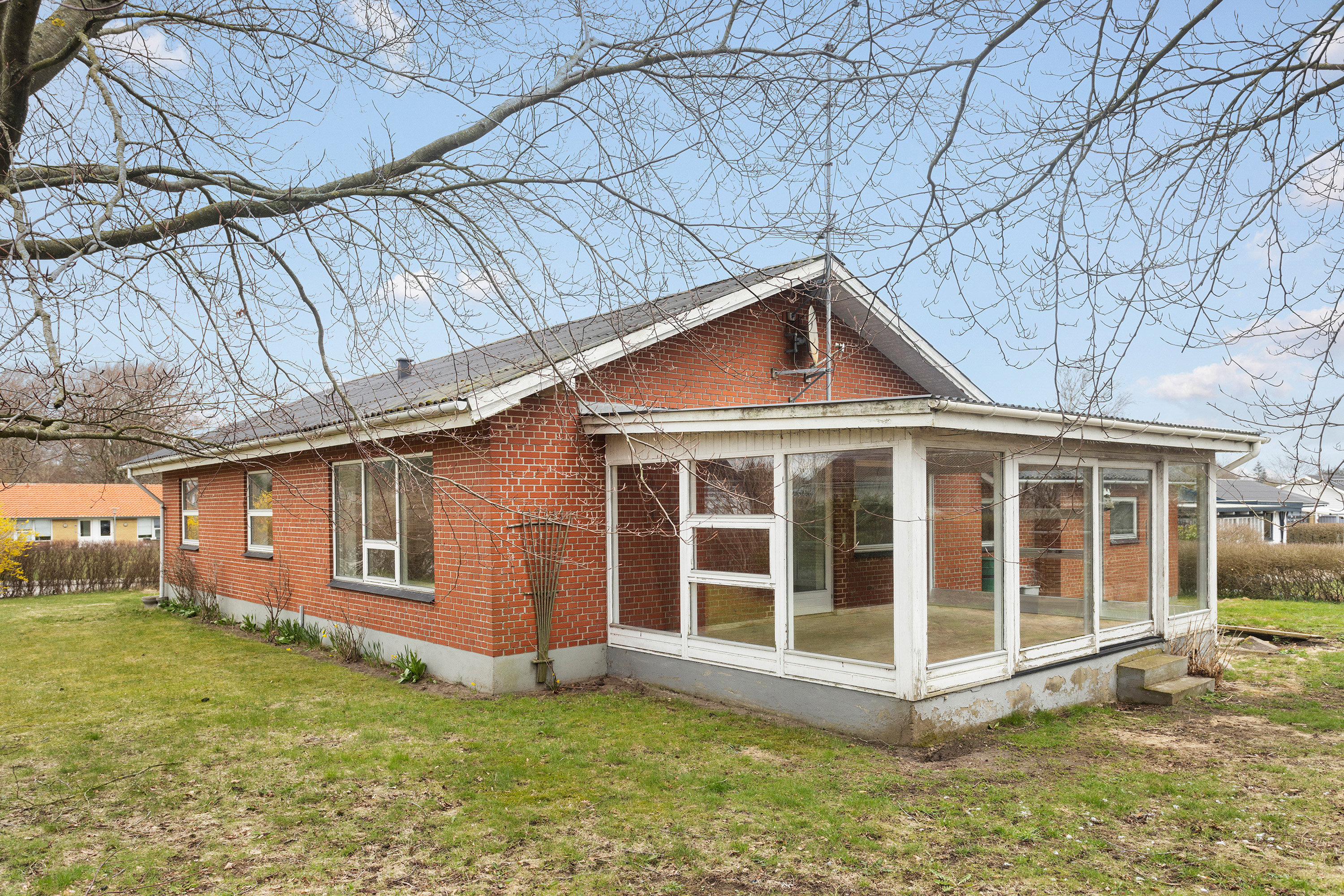 Fremhævet facade billede i fuldskærmstilstand. Billede af Sølvvej 2, Thorshøj, 9750 Østervrå