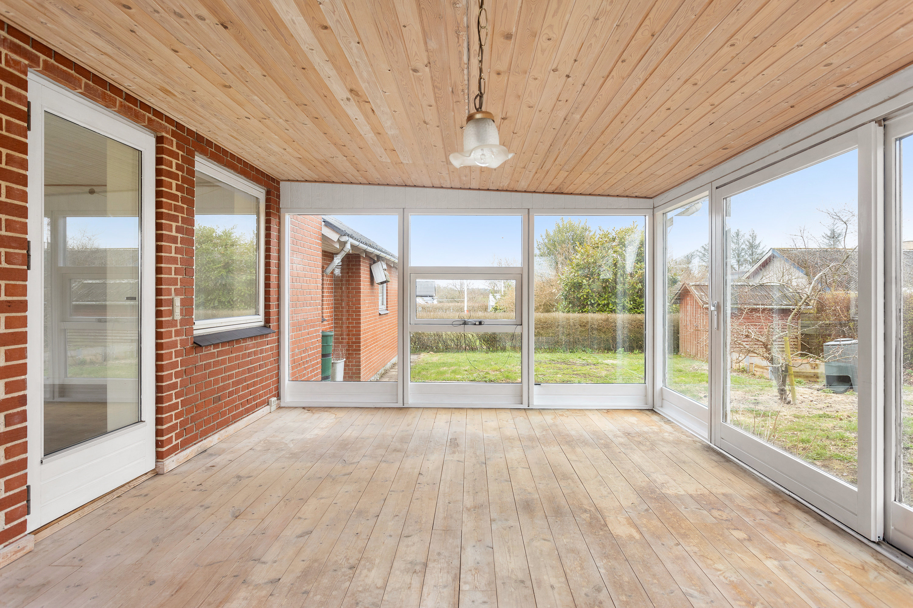 Fremhævet udestue billede i fuldskærmstilstand. Billede af Sølvvej 2, Thorshøj, 9750 Østervrå