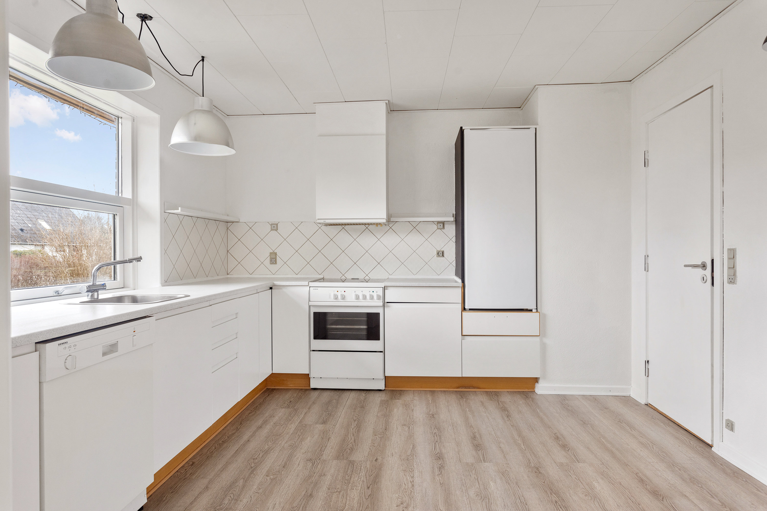 Fremhævet køkken billede i fuldskærmstilstand. Billede af Sølvvej 2, Thorshøj, 9750 Østervrå