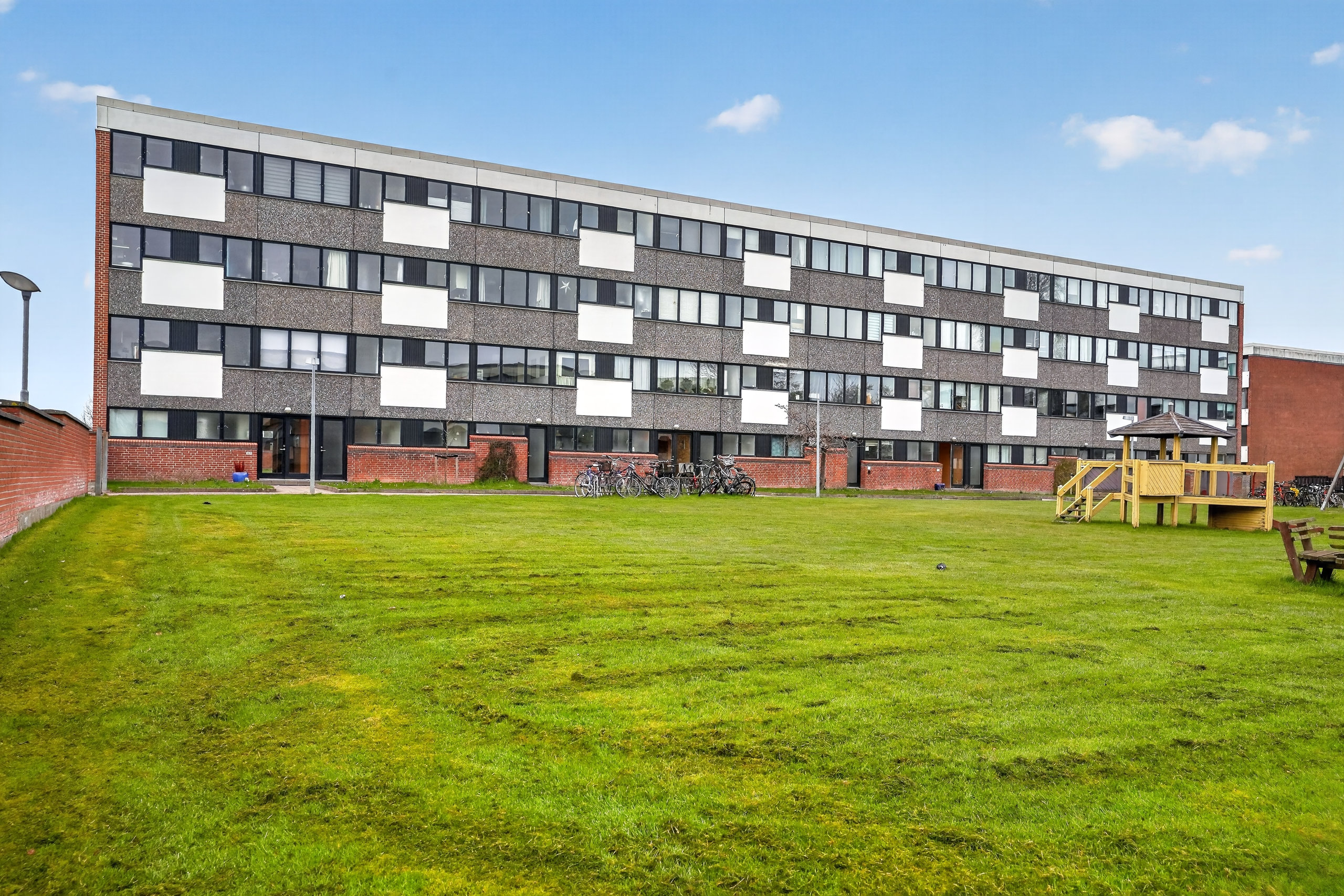 Fremhævet ejendommen billede i fuldskærmstilstand. Billede af Teglgårdsvej 509, 1. tv., 3050 Humlebæk