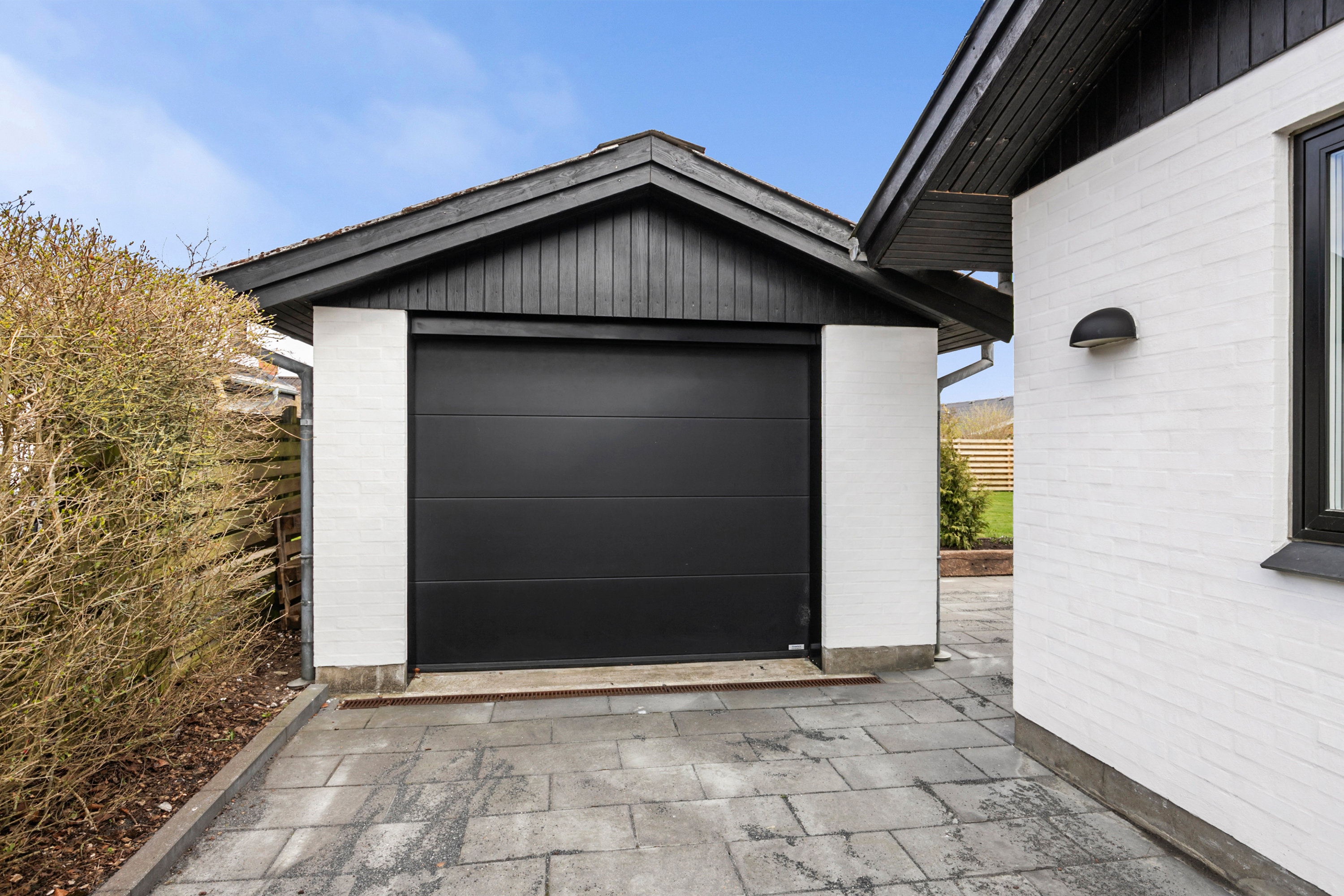 Fremhævet garage billede i fuldskærmstilstand. Billede af Høgevej 7, 9440 Aabybro