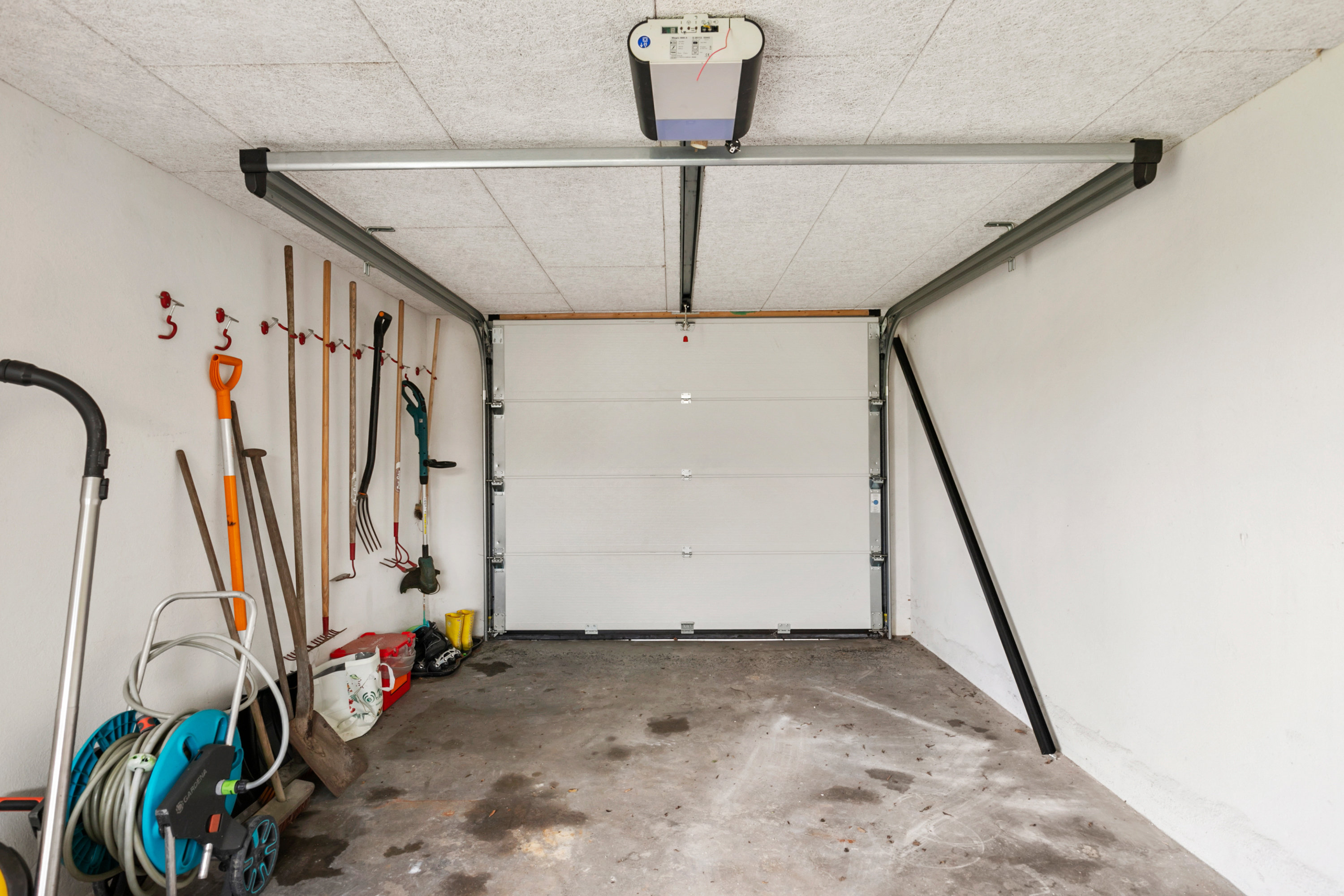 Fremhævet garage billede i fuldskærmstilstand. Billede af Høgevej 7, 9440 Aabybro