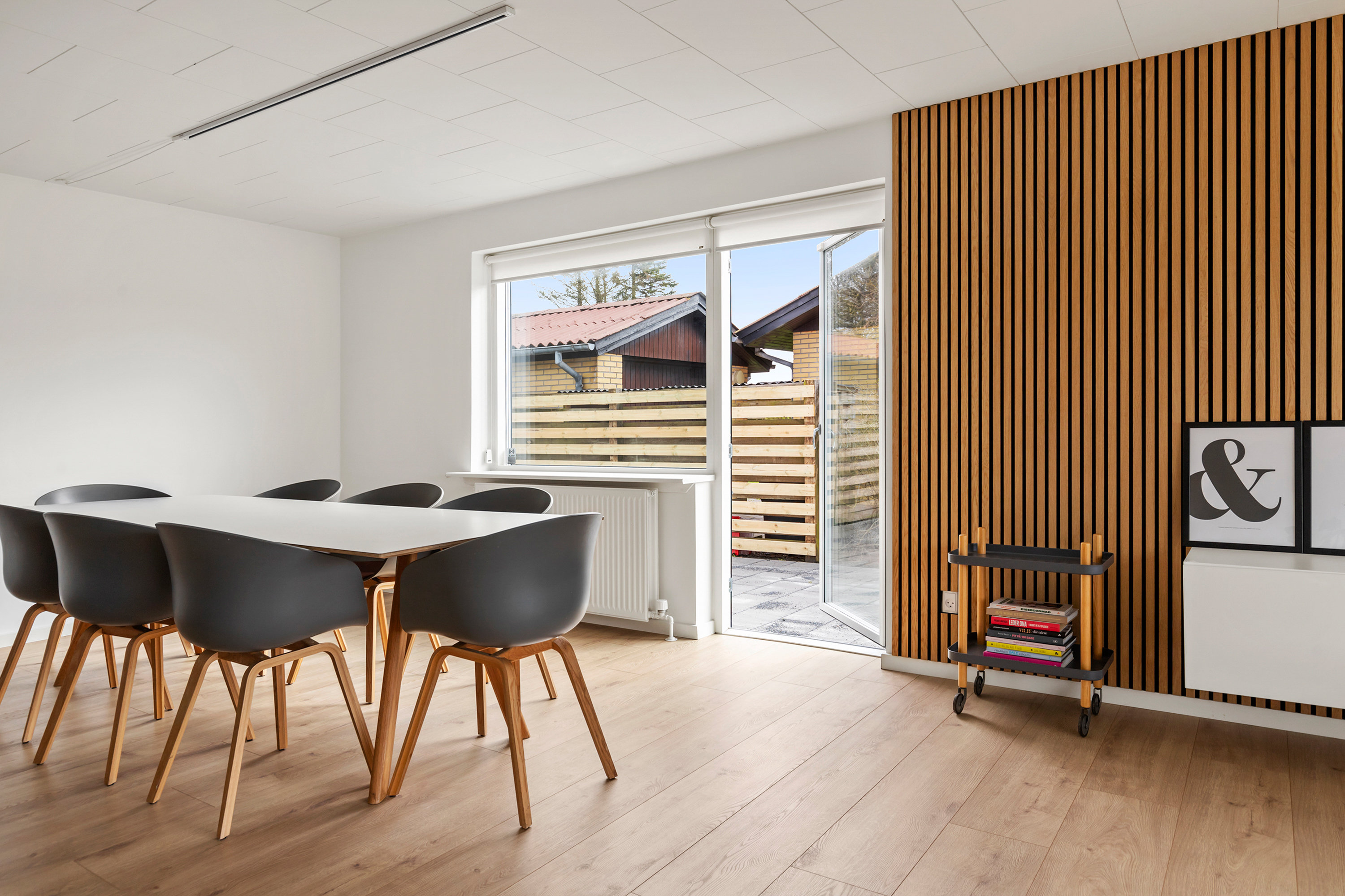 Fremhævet stue billede i fuldskærmstilstand. Billede af Høgevej 7, 9440 Aabybro