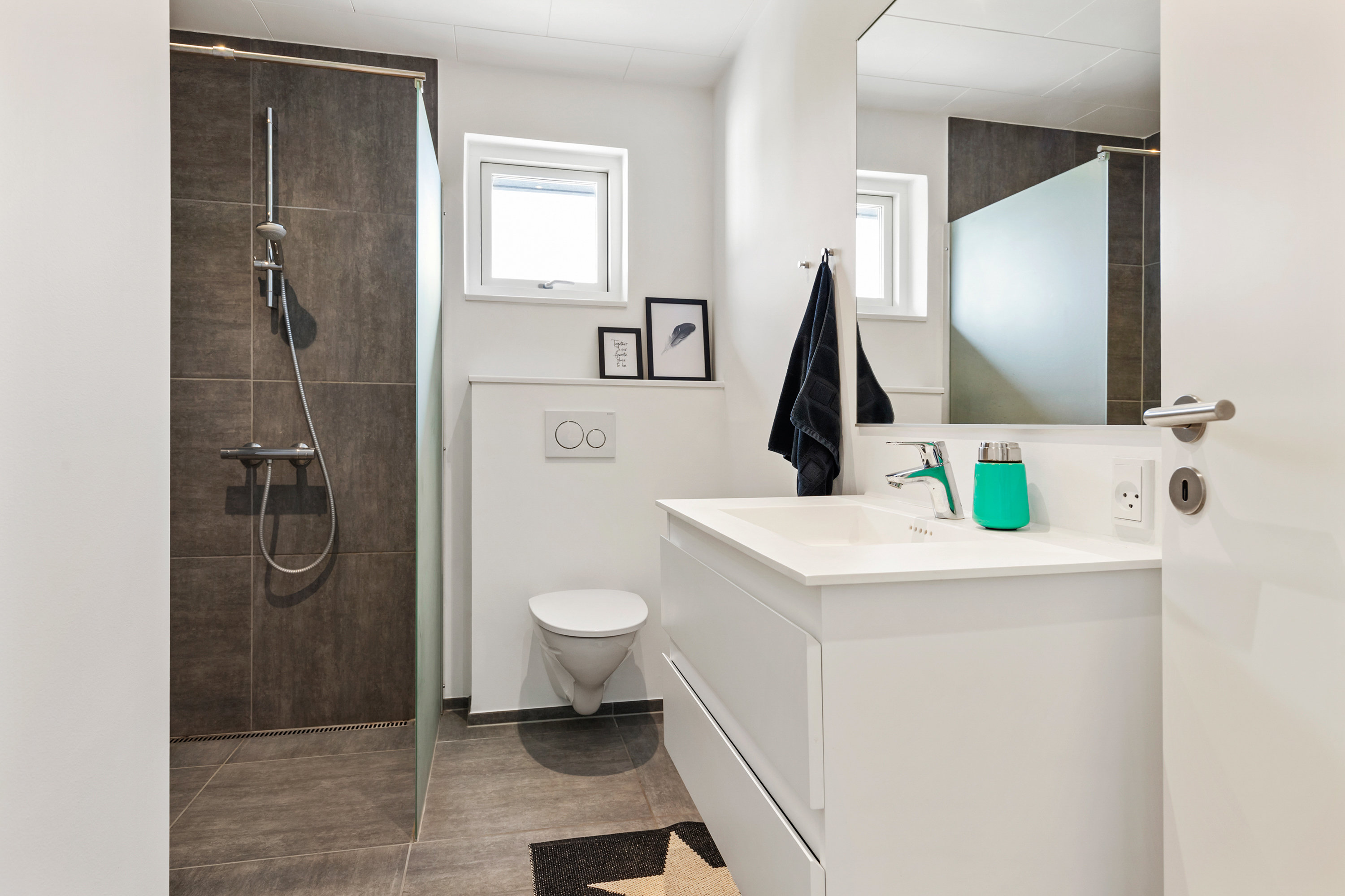 Fremhævet badeværelse billede i fuldskærmstilstand. Billede af Høgevej 7, 9440 Aabybro